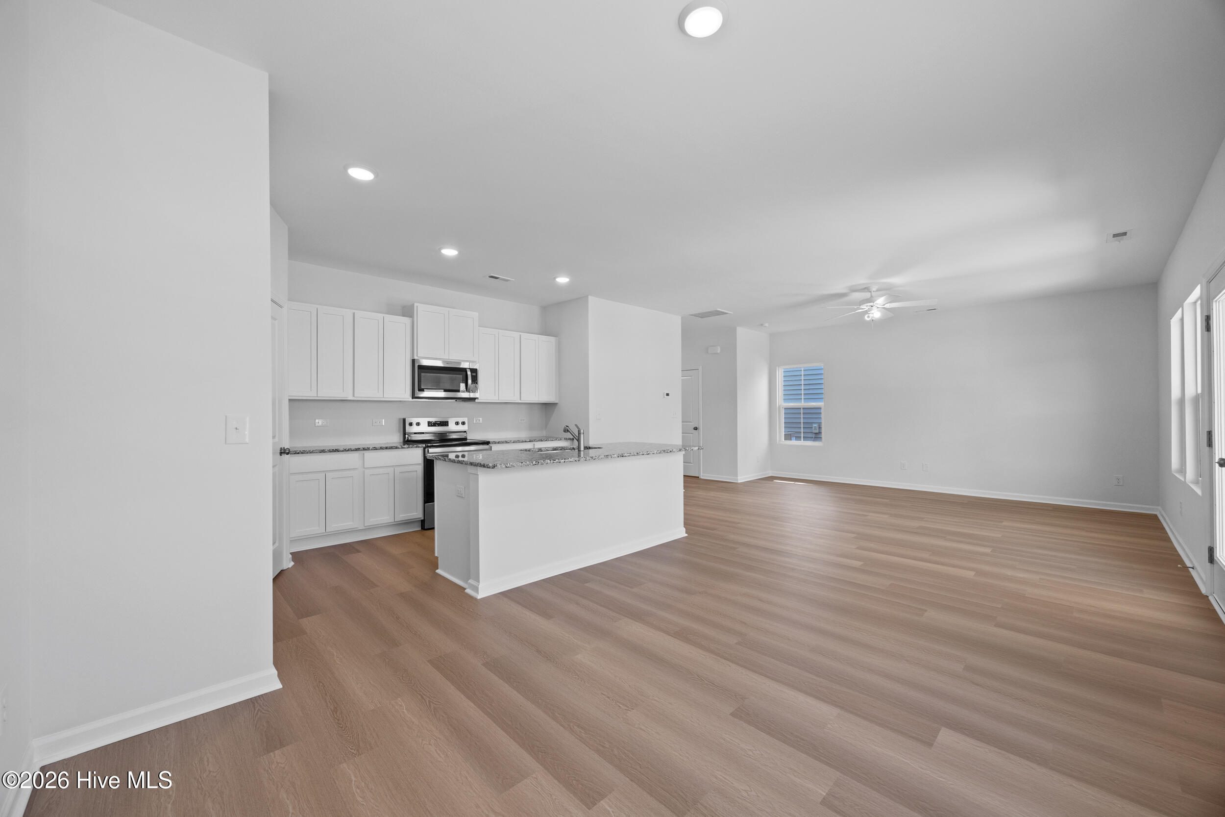 100547269 | Photo 20