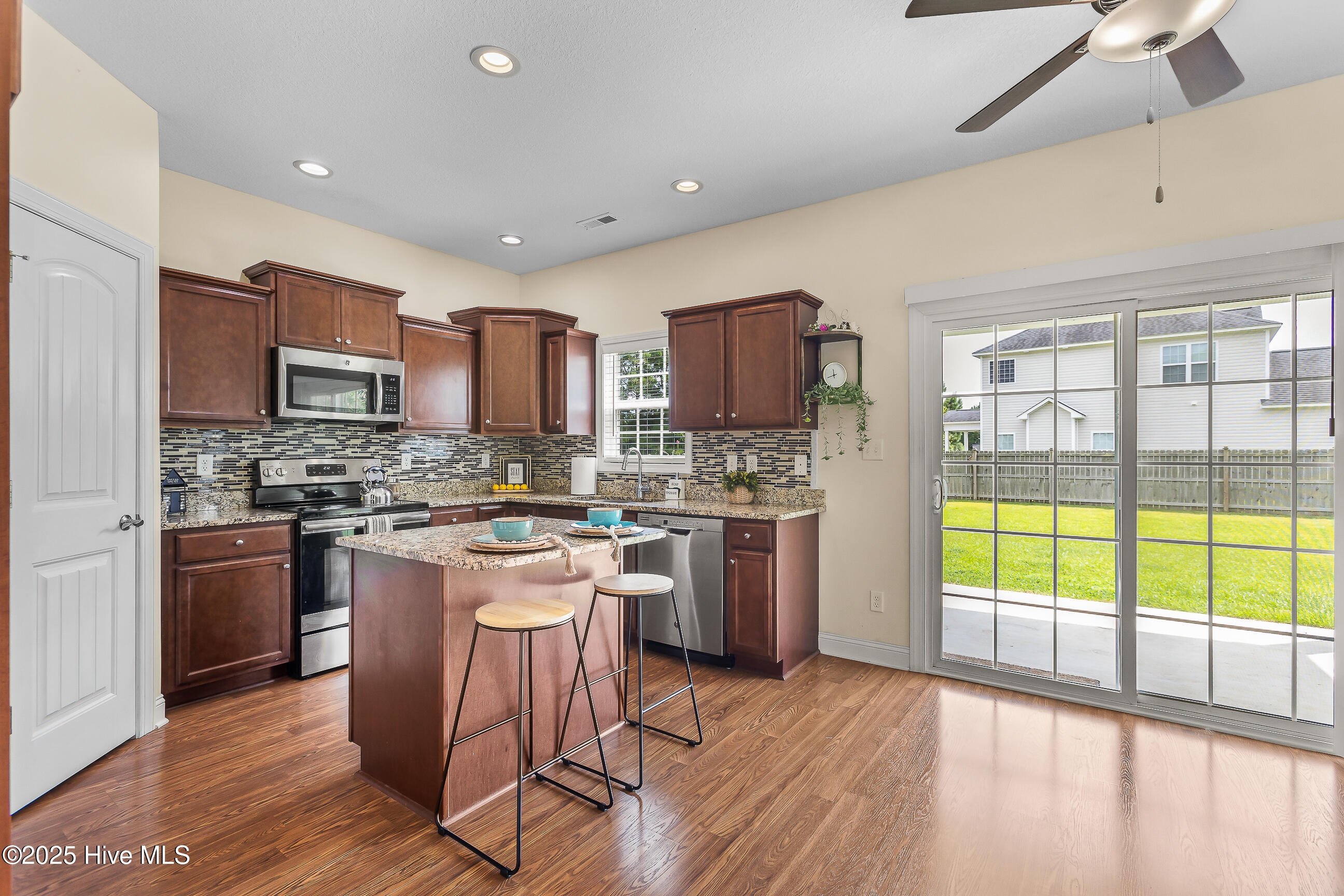 324 Catamaran Road, Swansboro, NC 28584 – photo 7: Kitchen