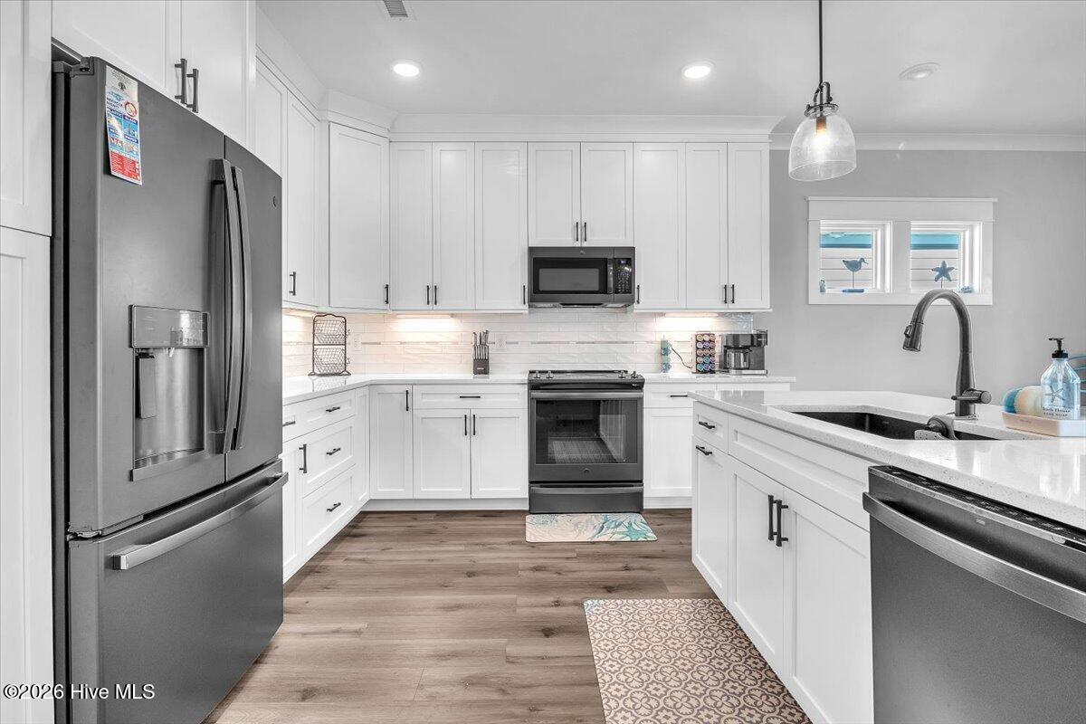 100565716 | Photo 45