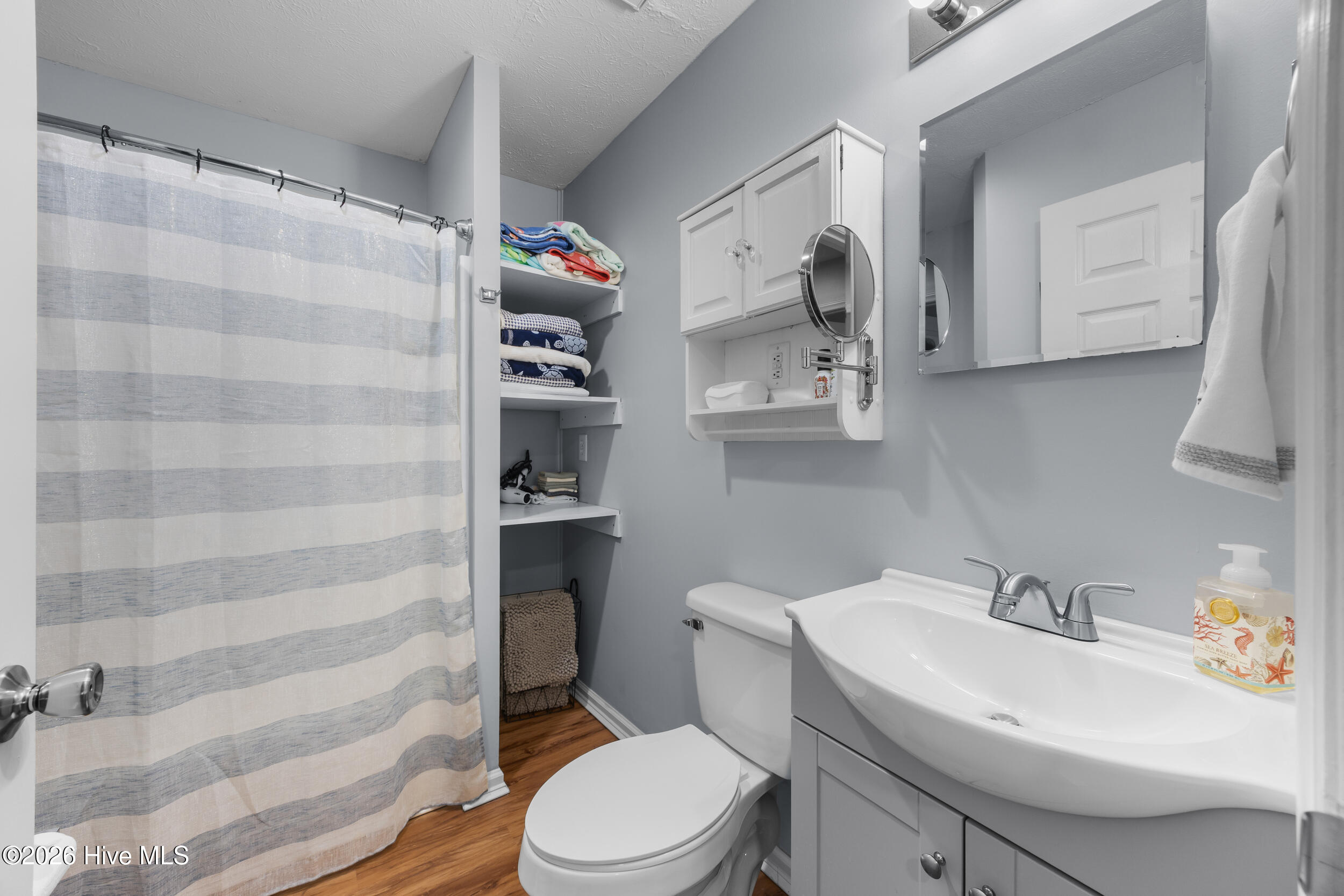 100554331 | Photo 23