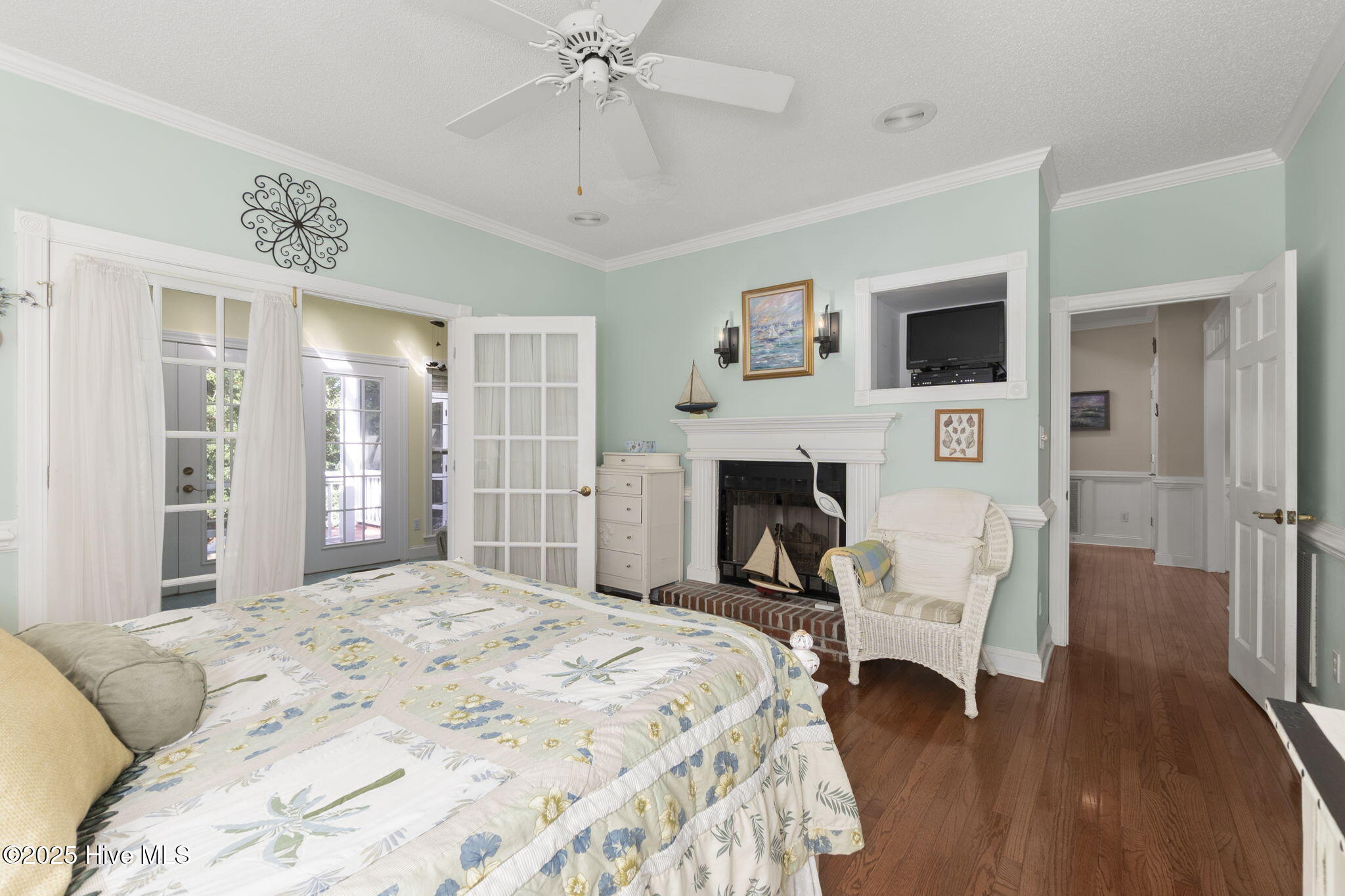 100516943 | Photo 17