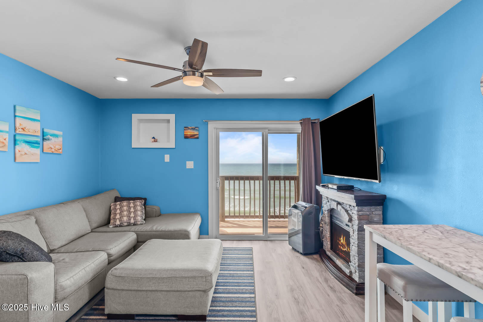 100505296 | Photo 26