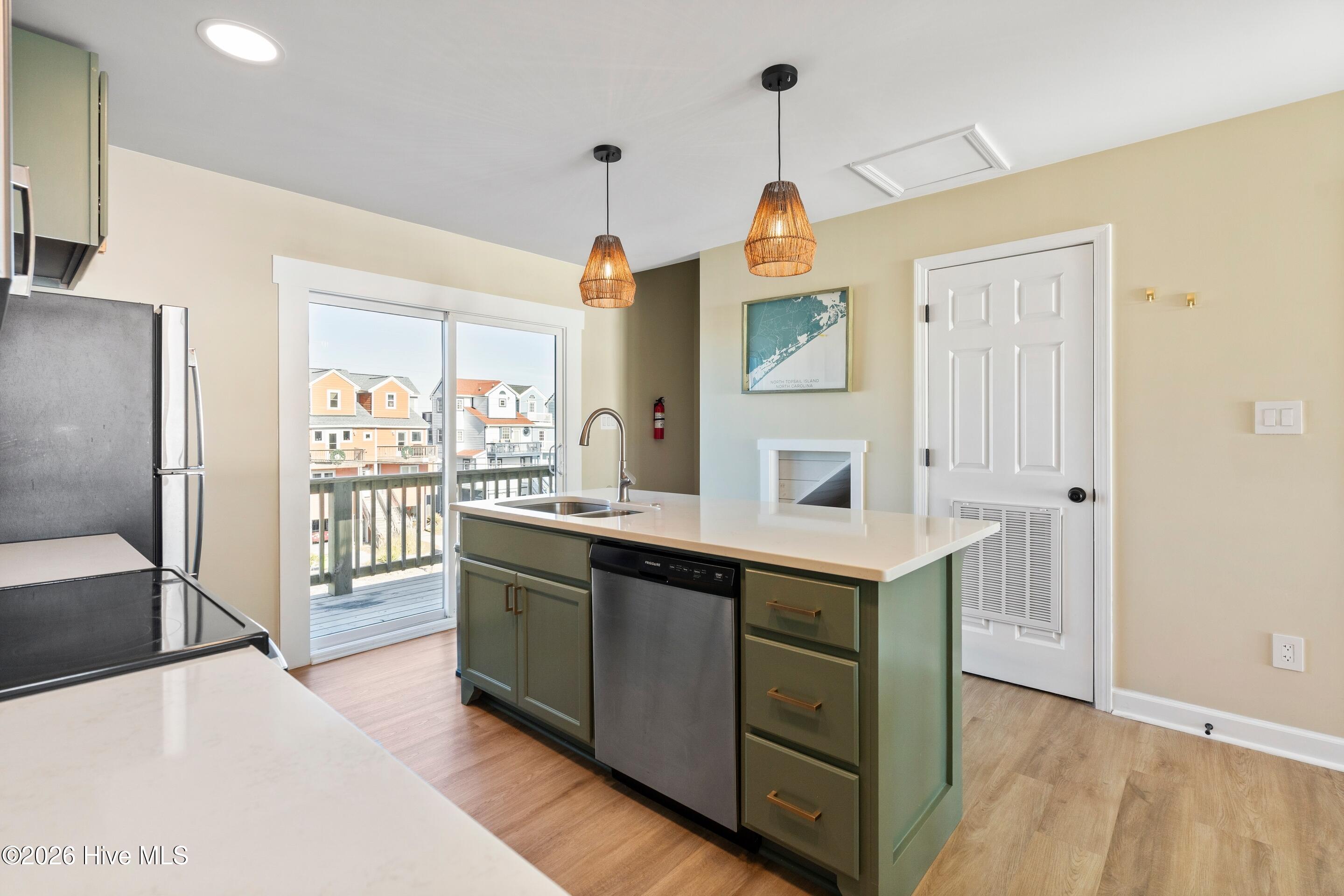 100547634 | Photo 14