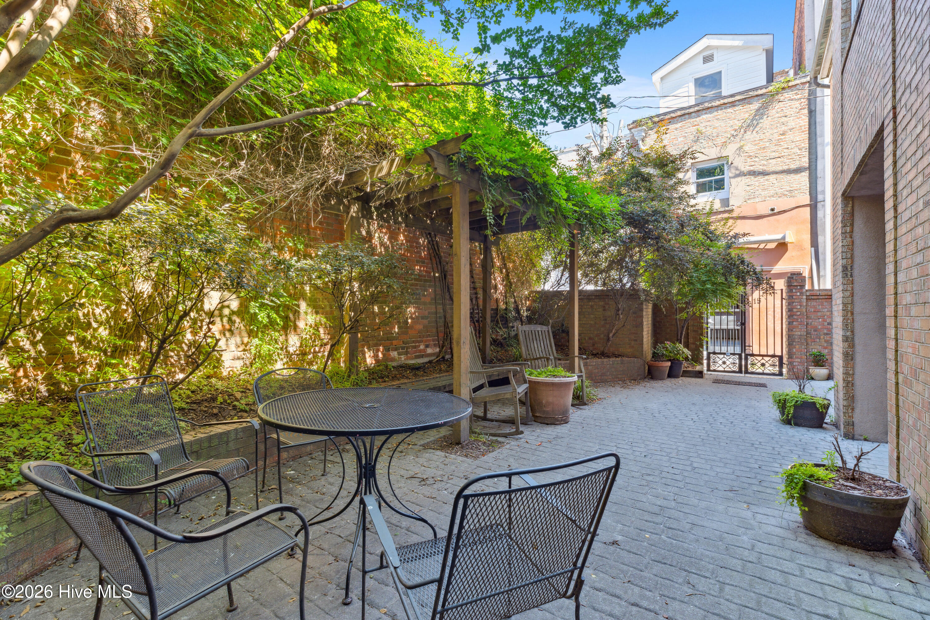 100559466 | Photo 24