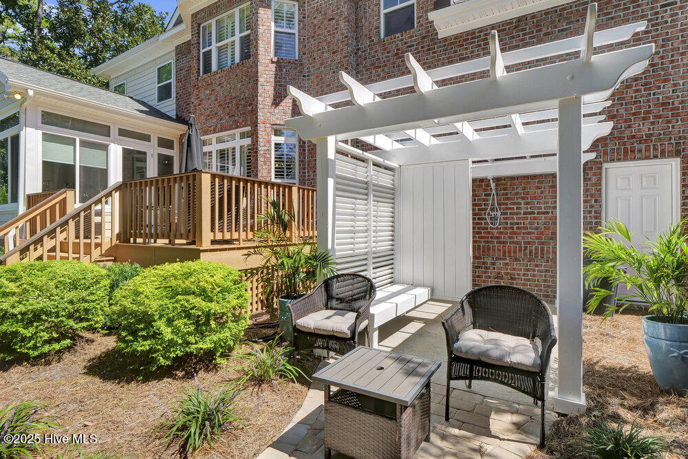 100531667 | Photo 49