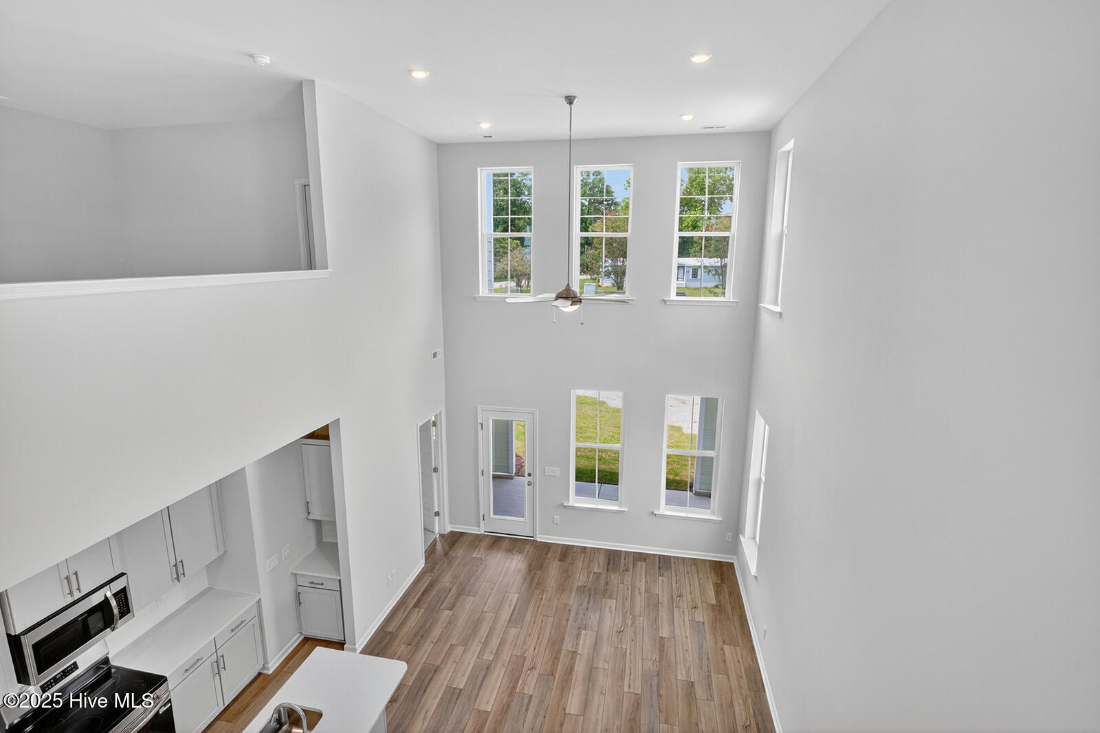 100511711 | Photo 18