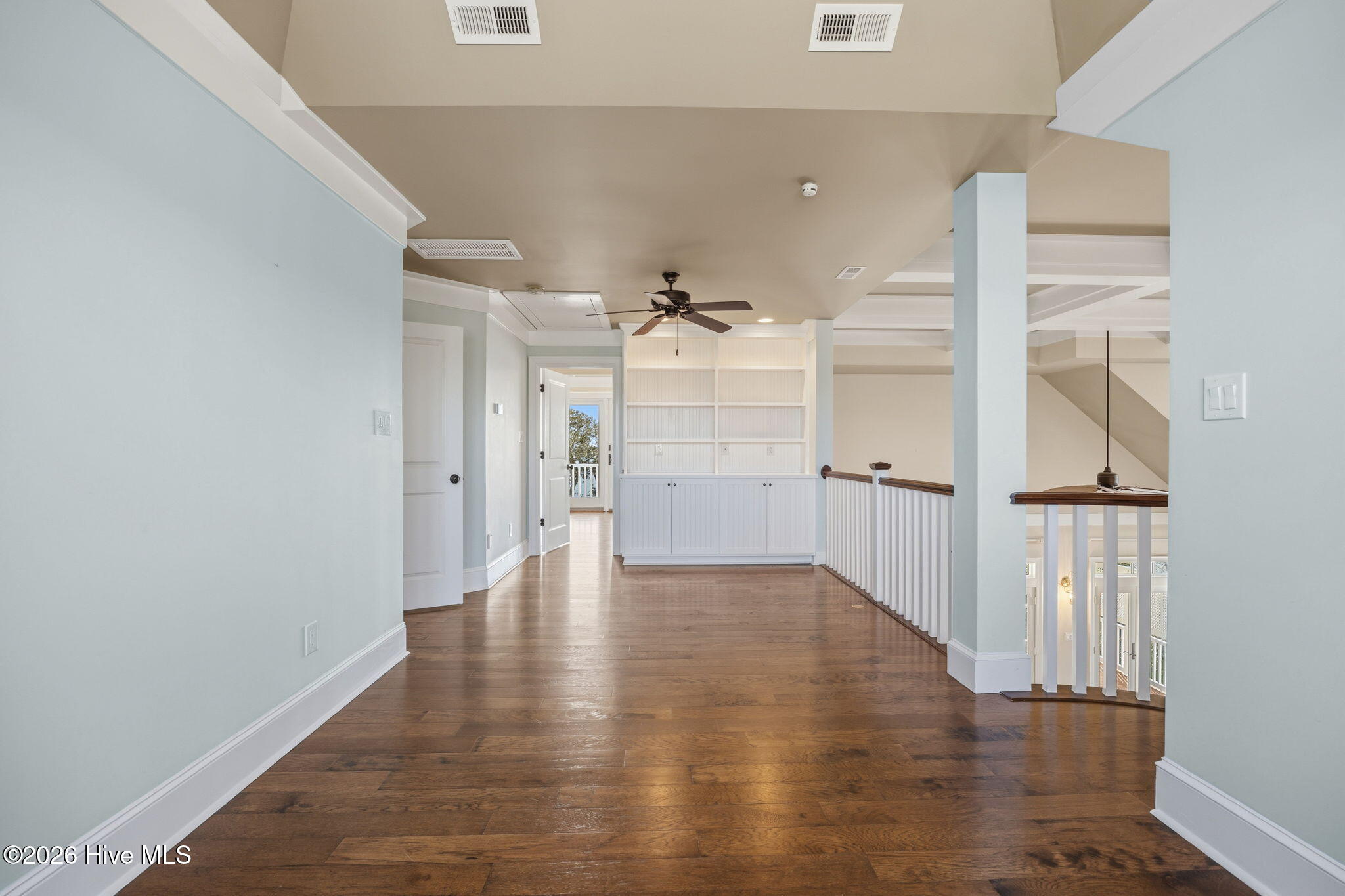 100561060 | Photo 26