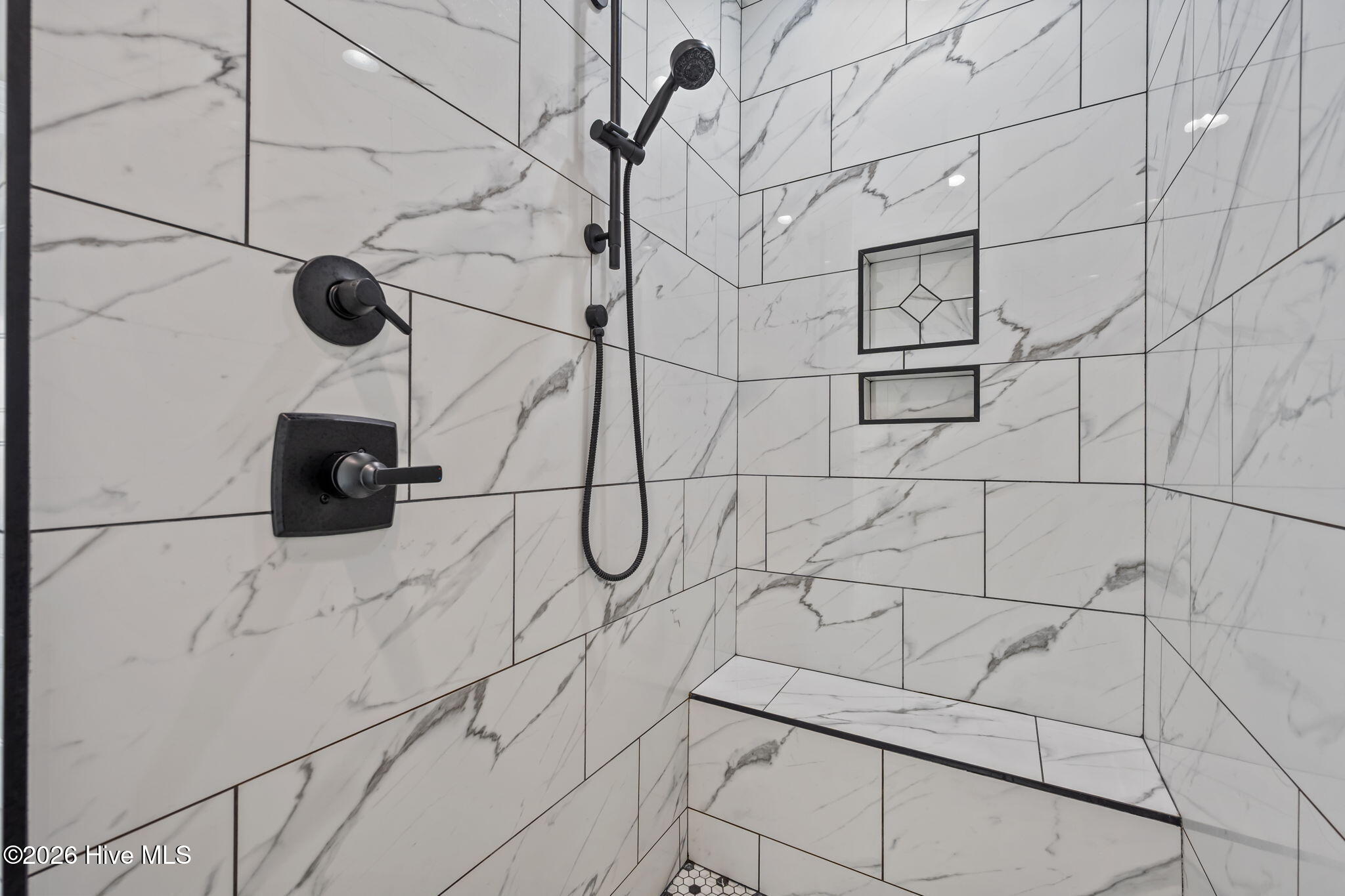 100564402 | Photo 21