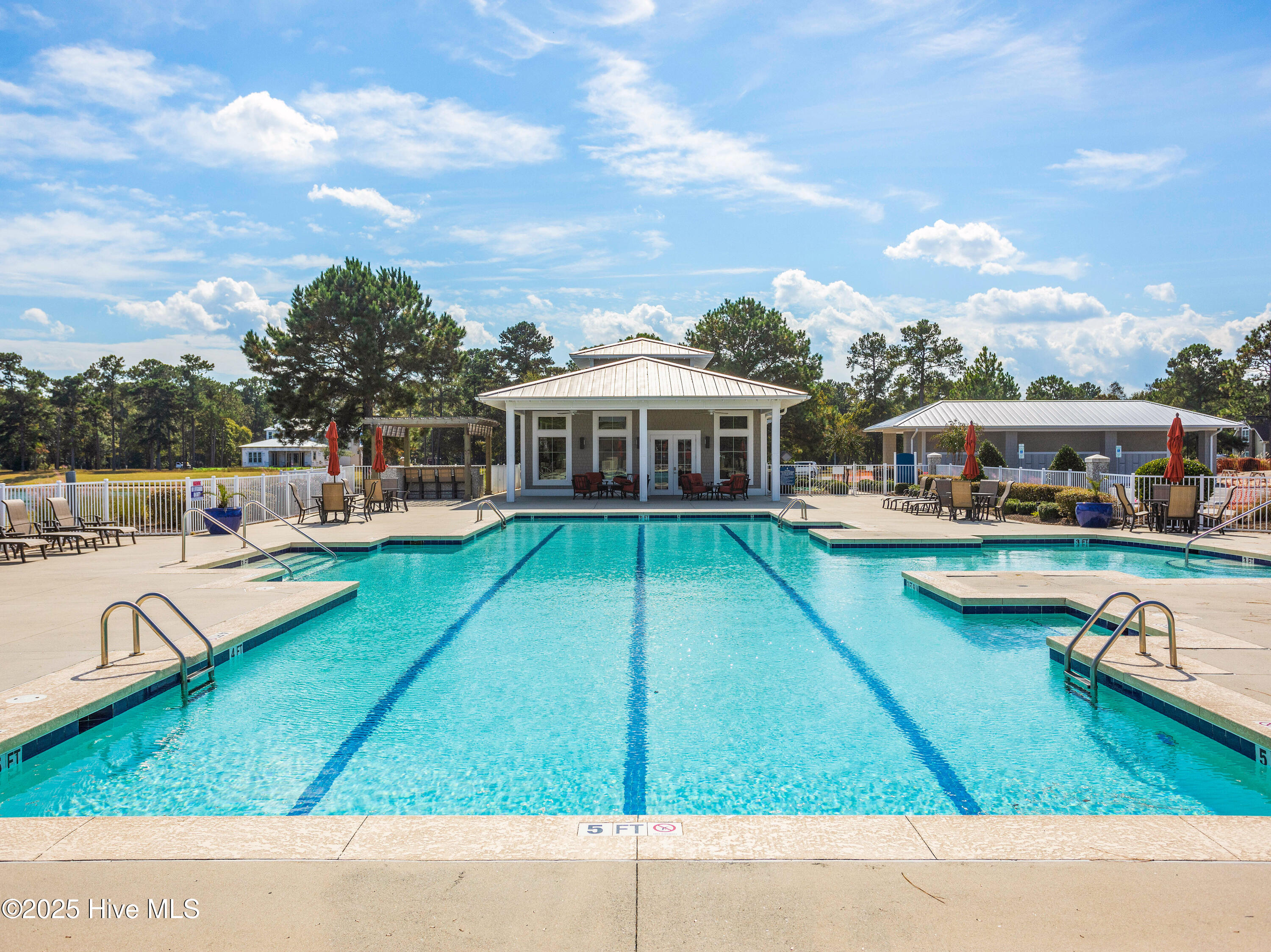 100544817 | Photo 74