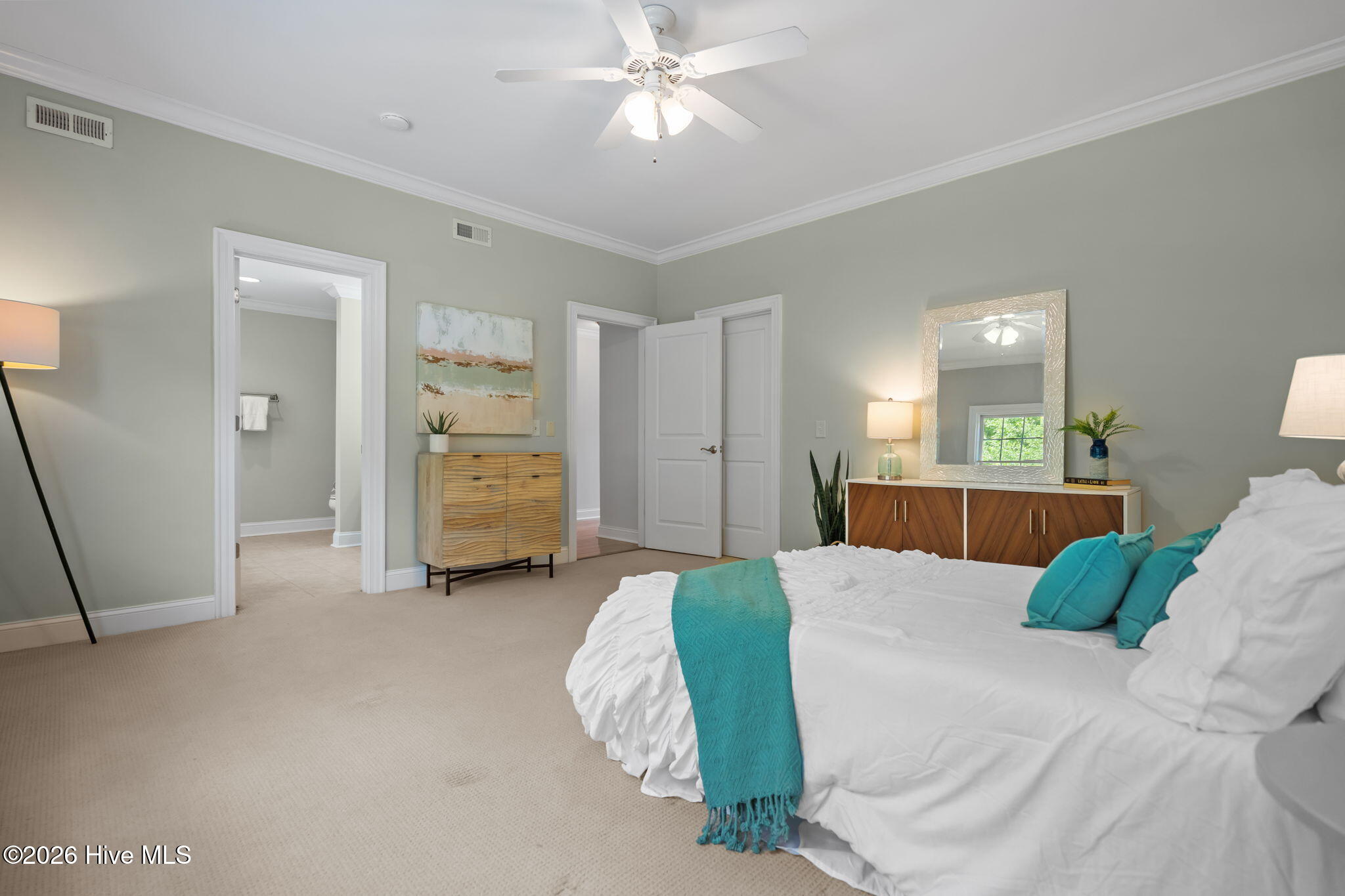 100563251 | Photo 21