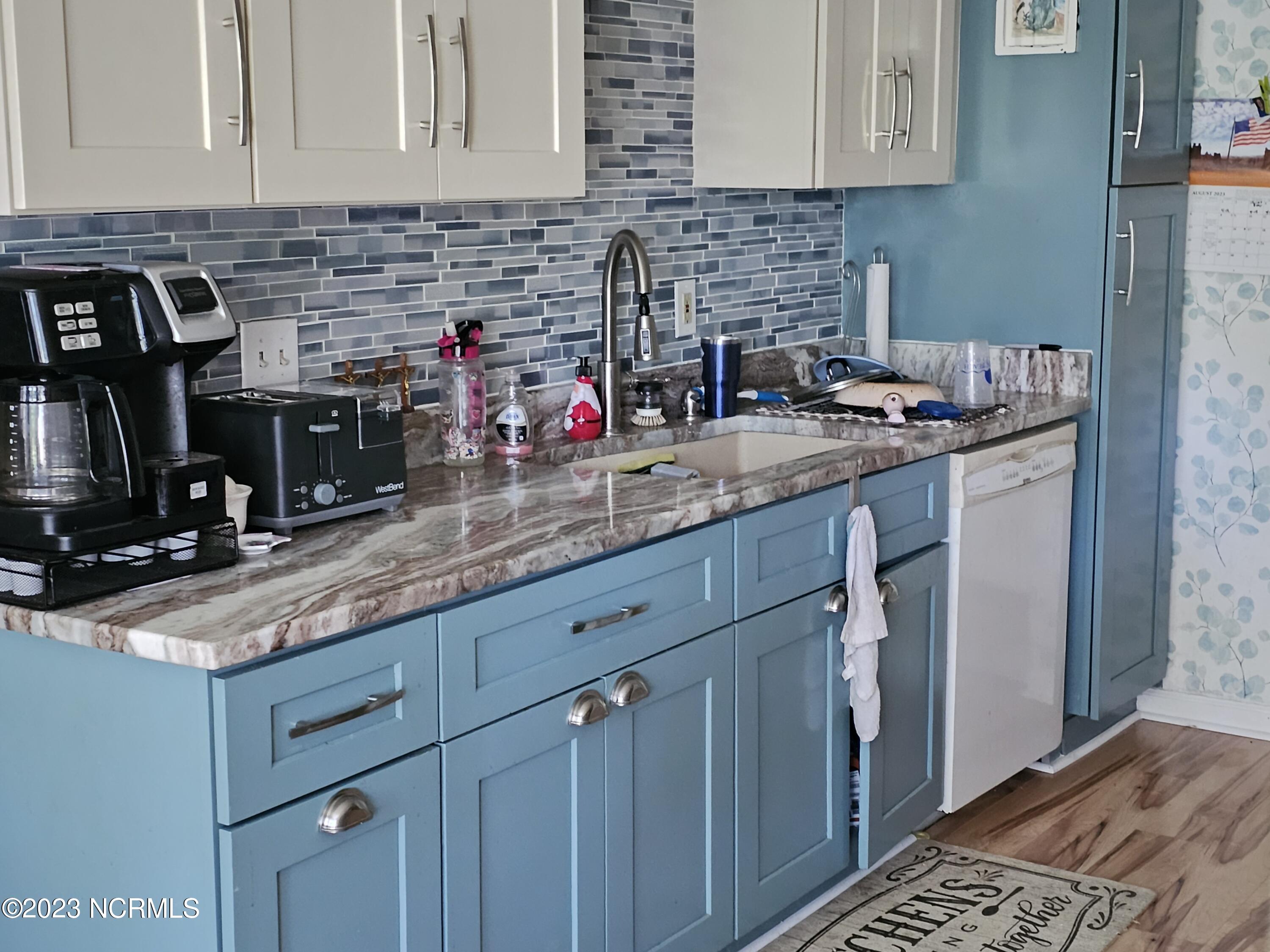 100437682 | Photo 14