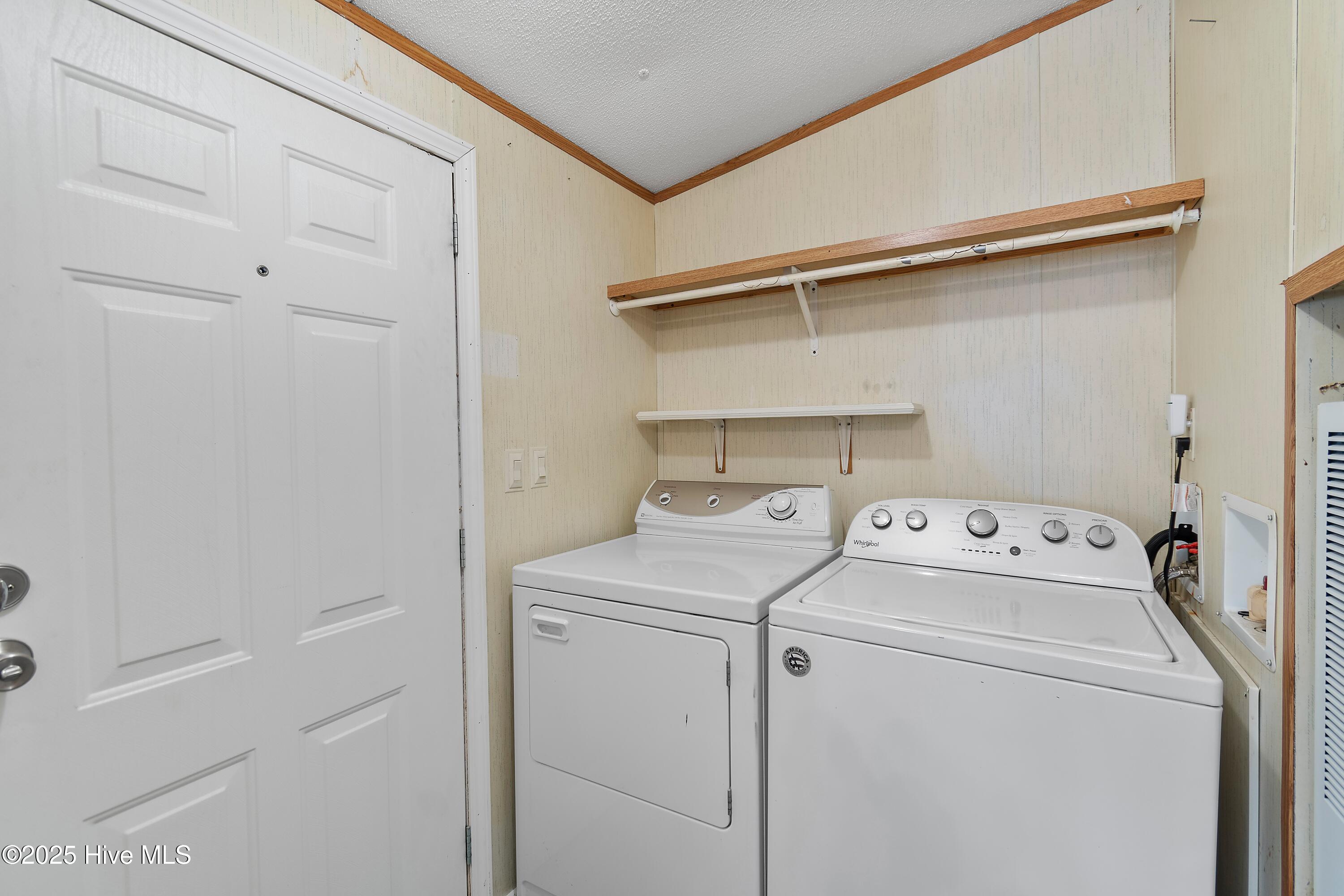 100539647 | Photo 25