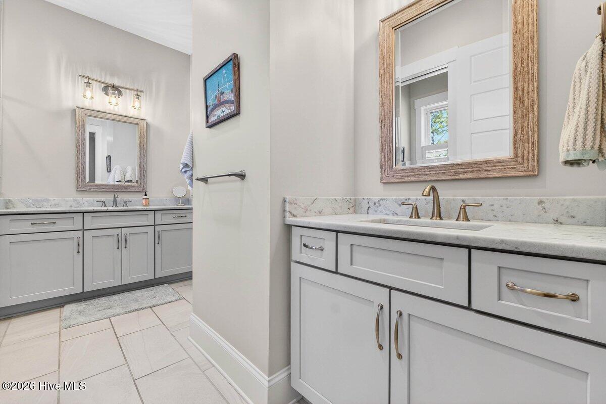 100546549 | Photo 28