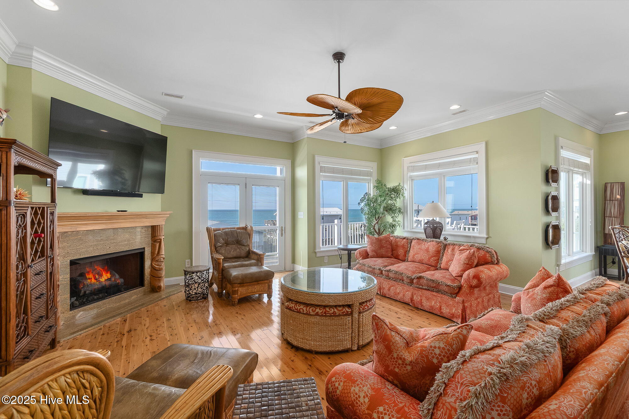 100536306 | Photo 13