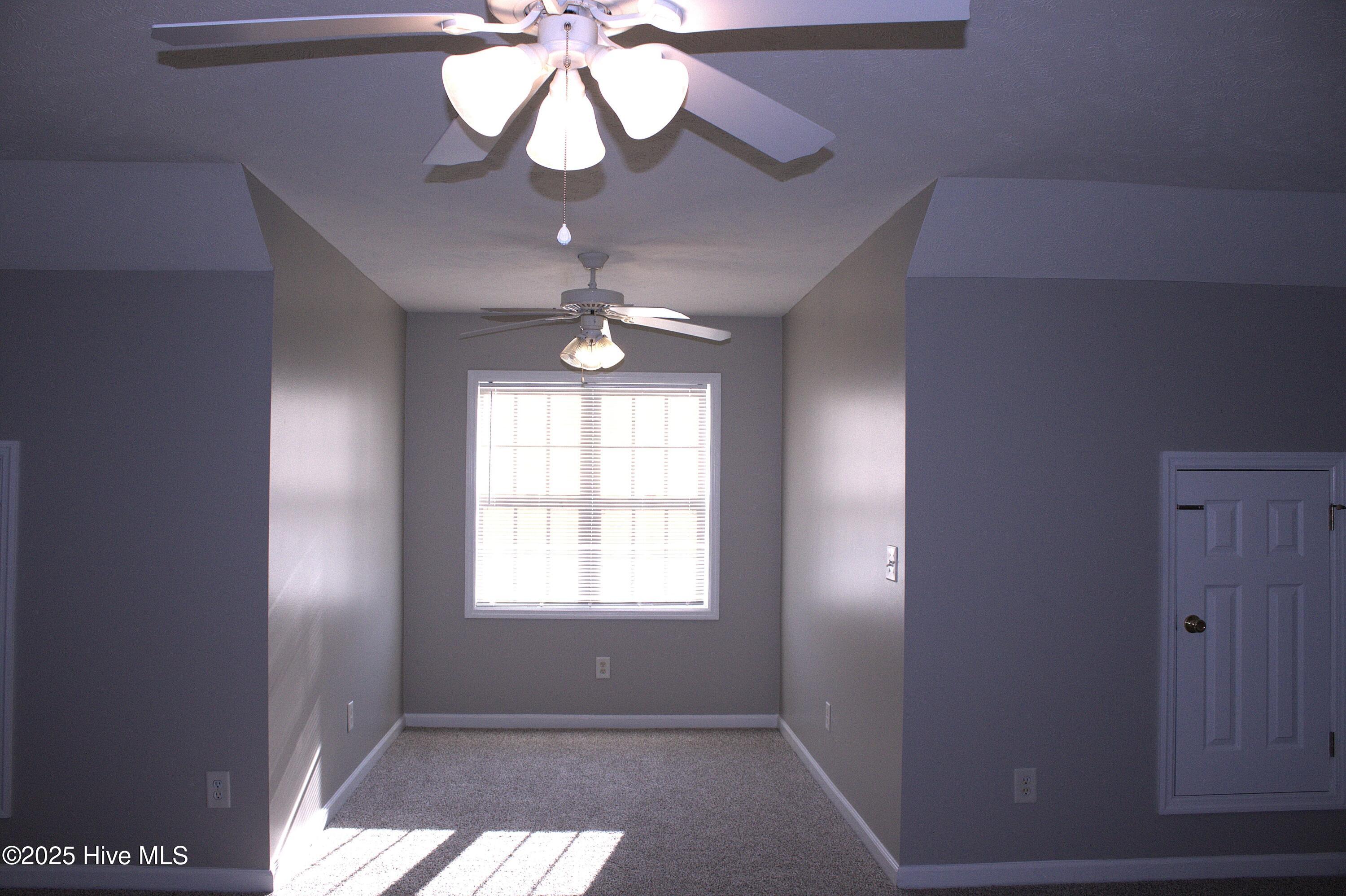 100520140 | Photo 32