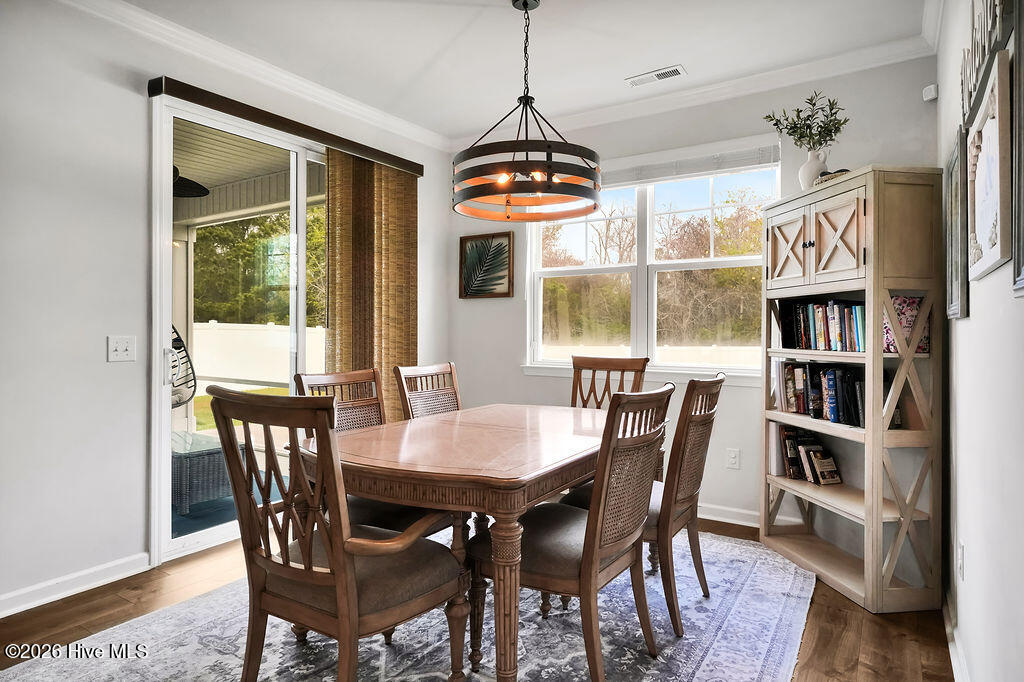 100565094 | Photo 23