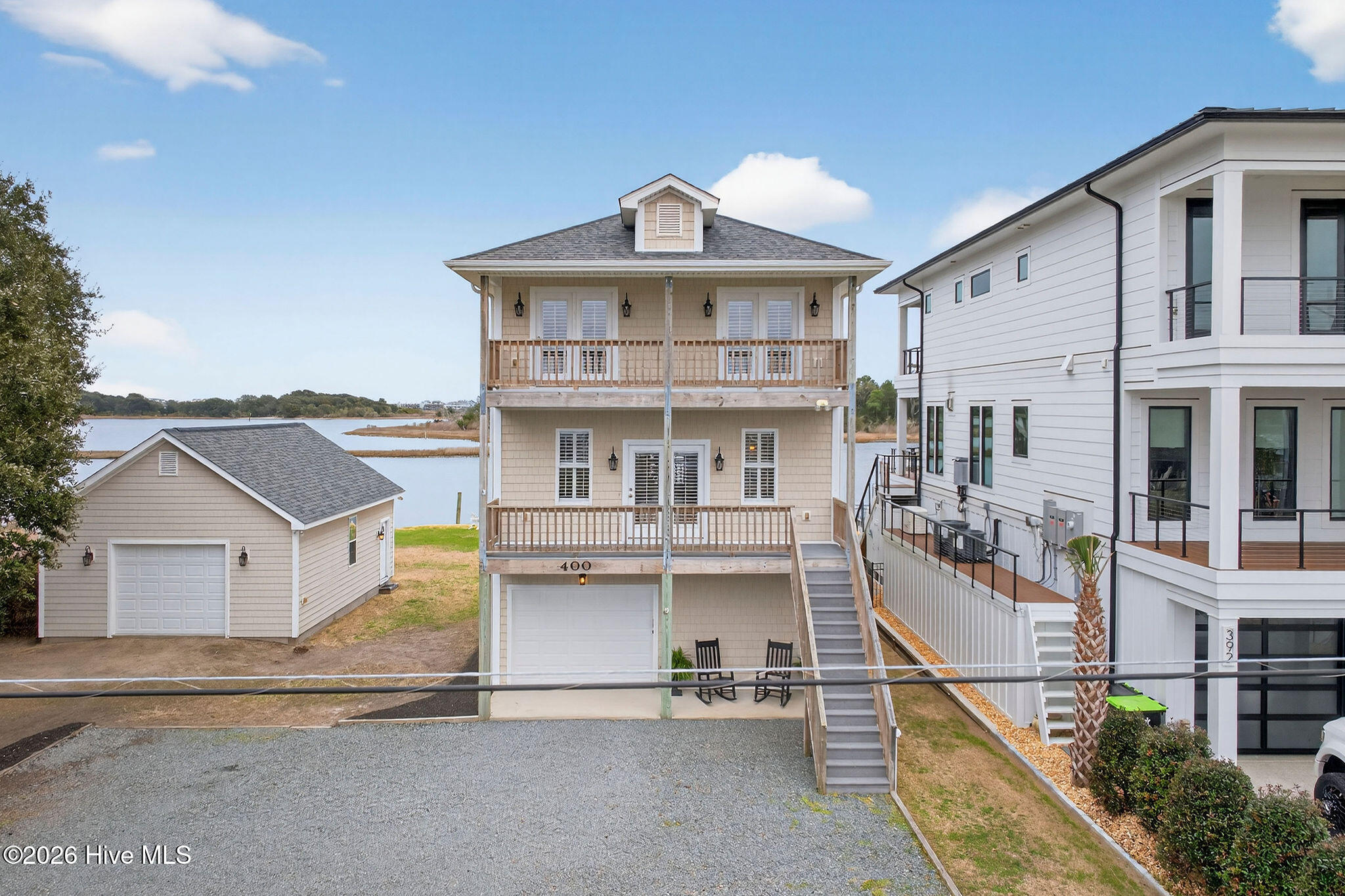 100558611 | Photo 72