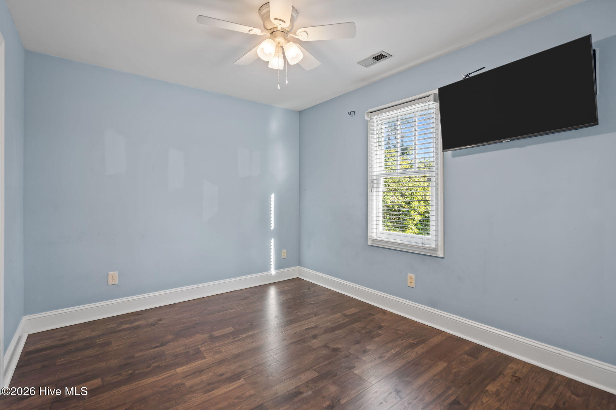 100565239 | Photo 42