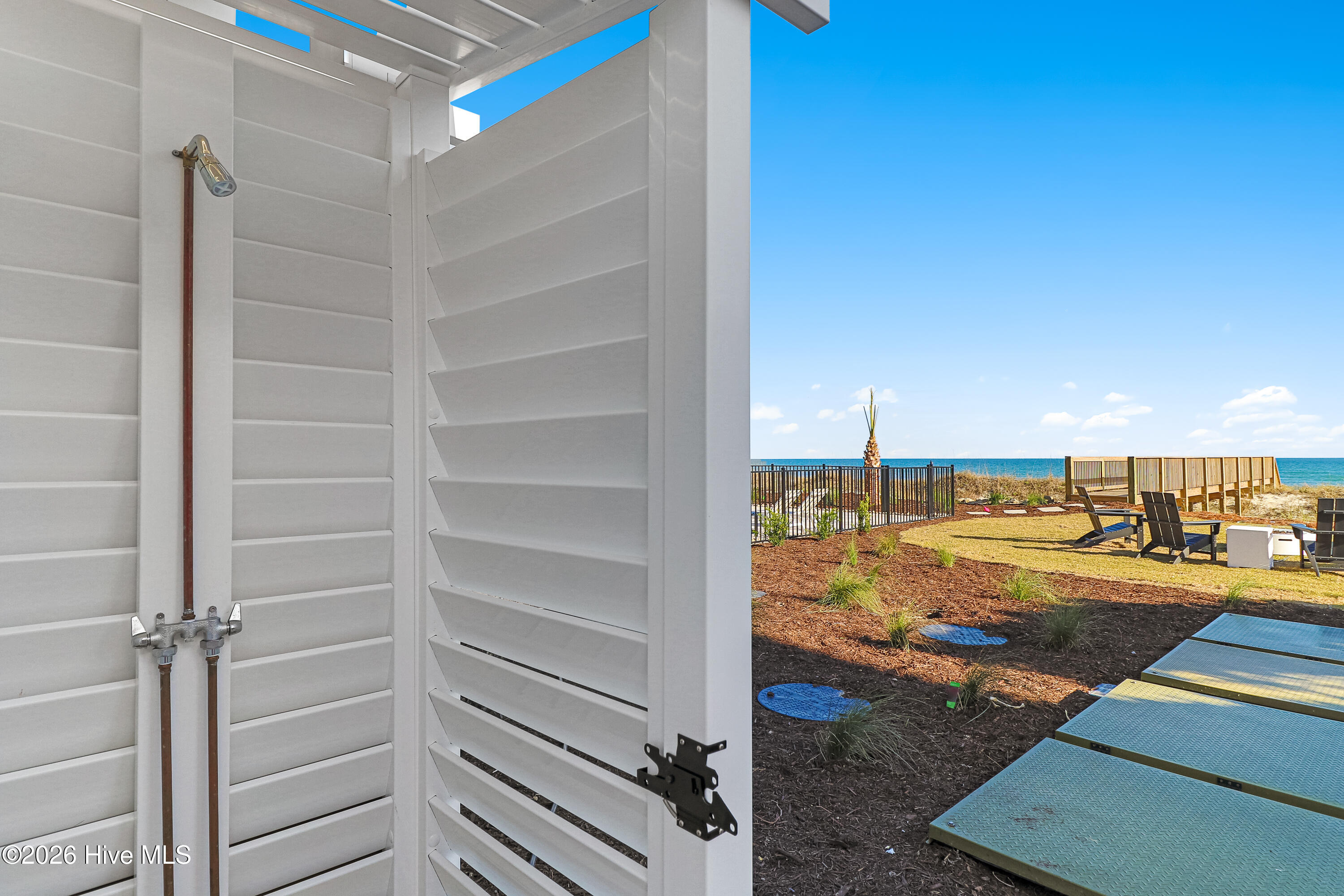 100567195 | Photo 48