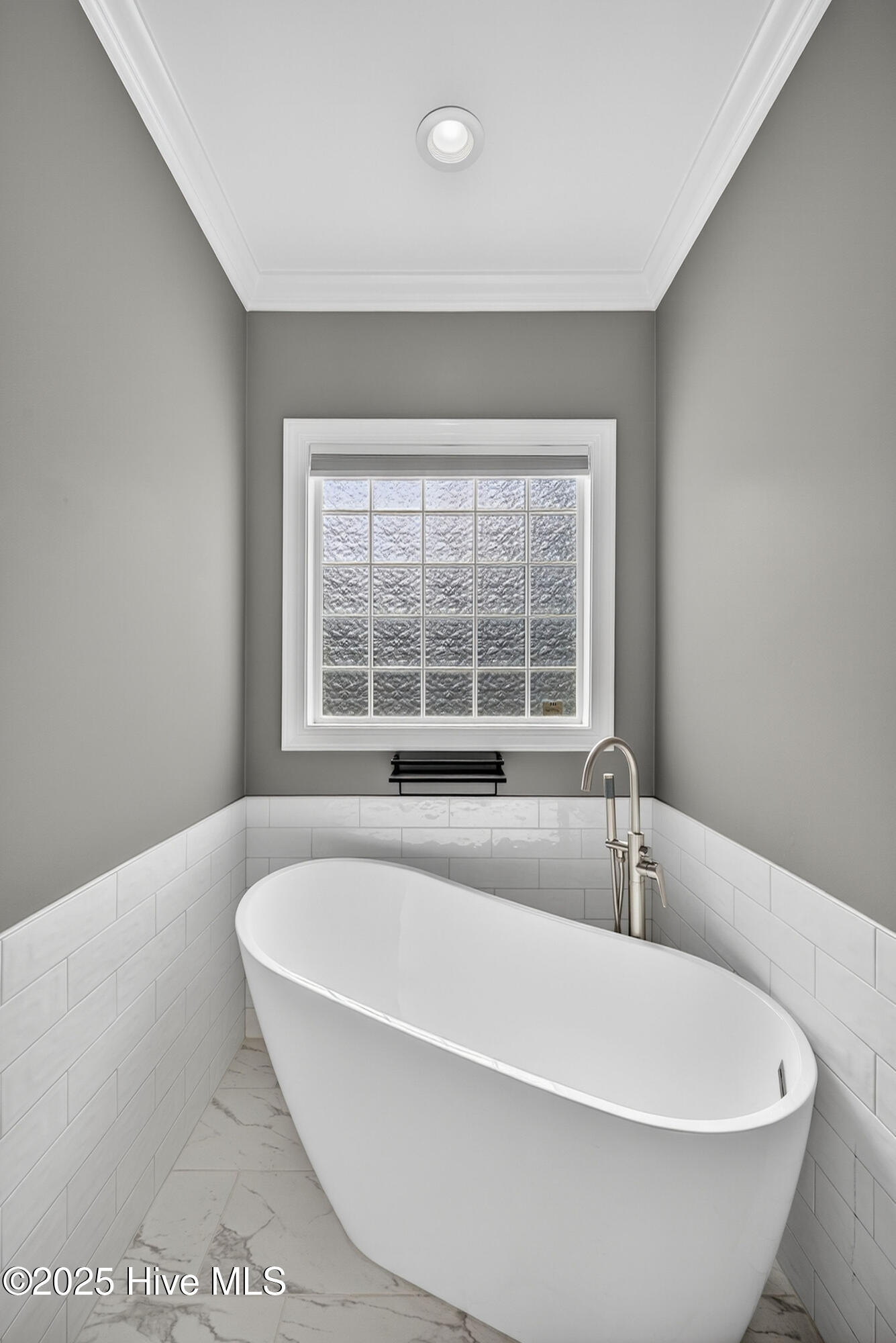 100535403 | Photo 36