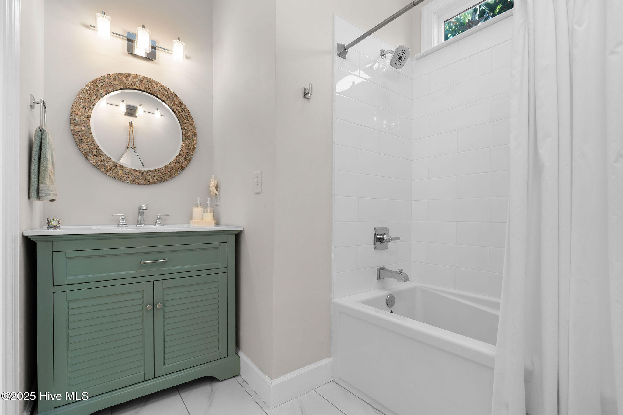 100543400 | Photo 48