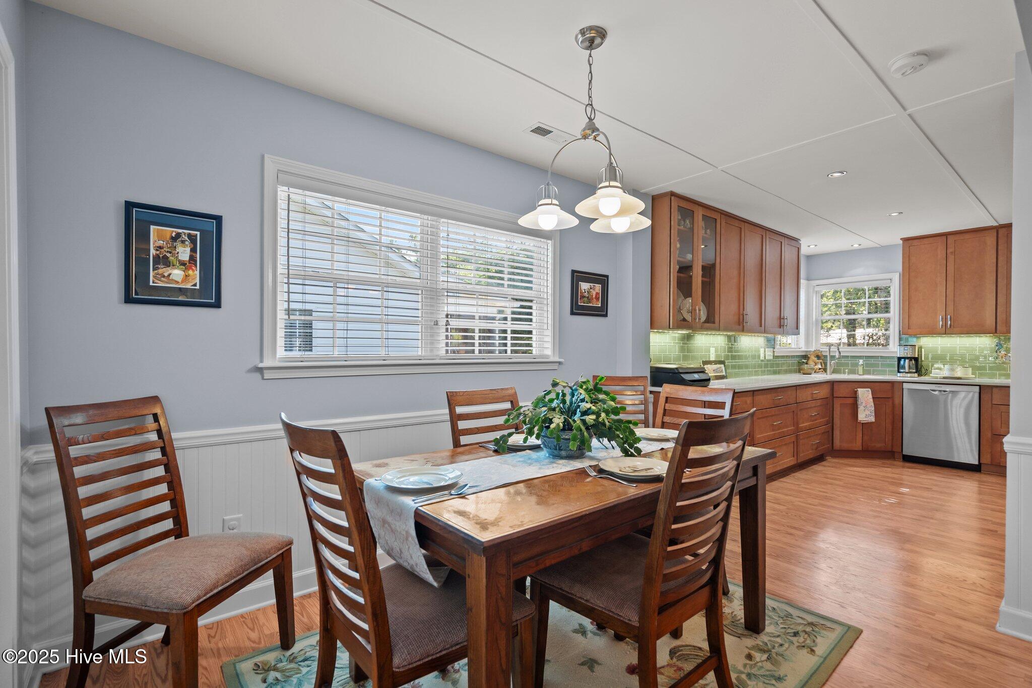 100516795 | Photo 24