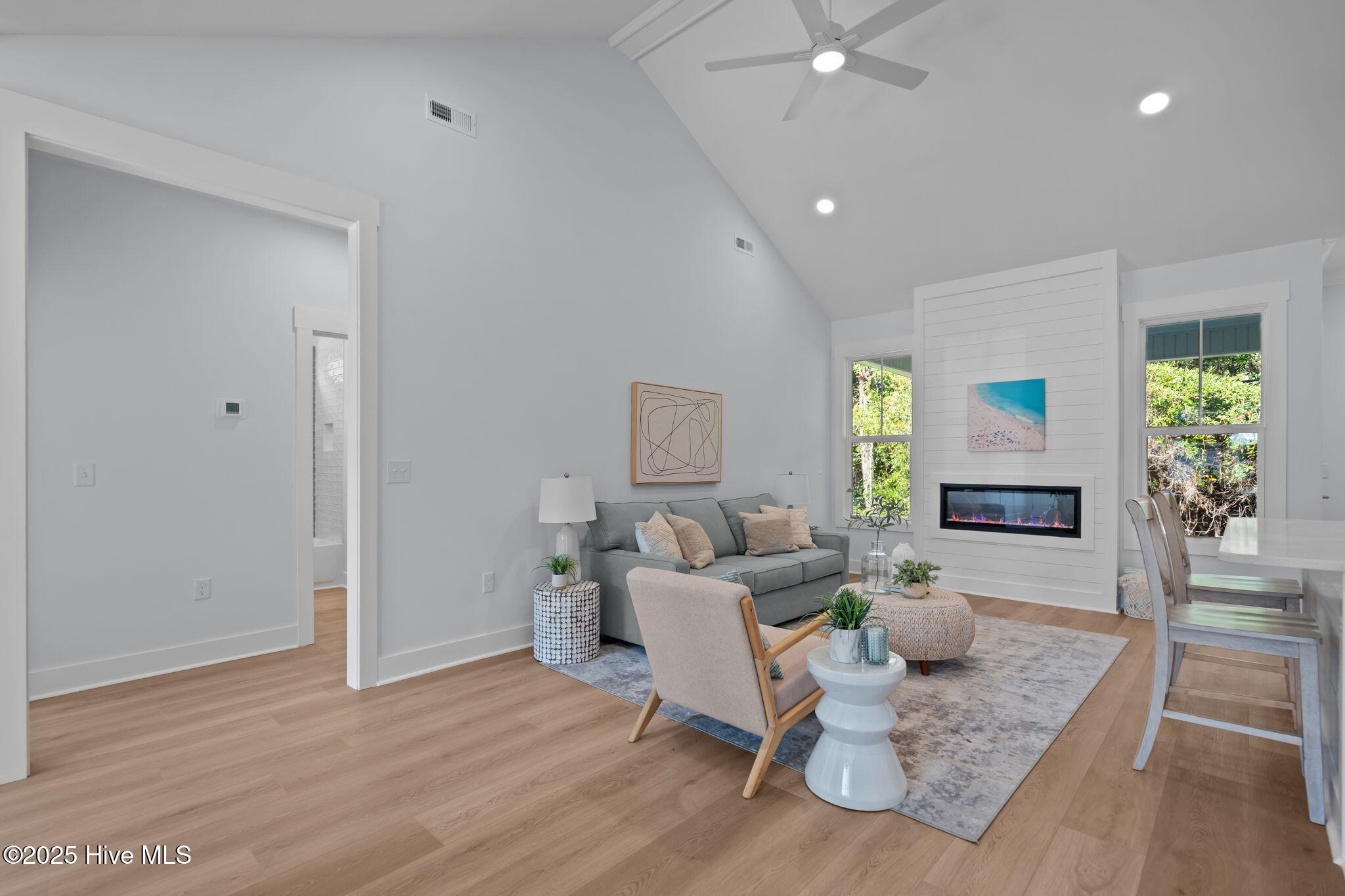 100542016 | Photo 10