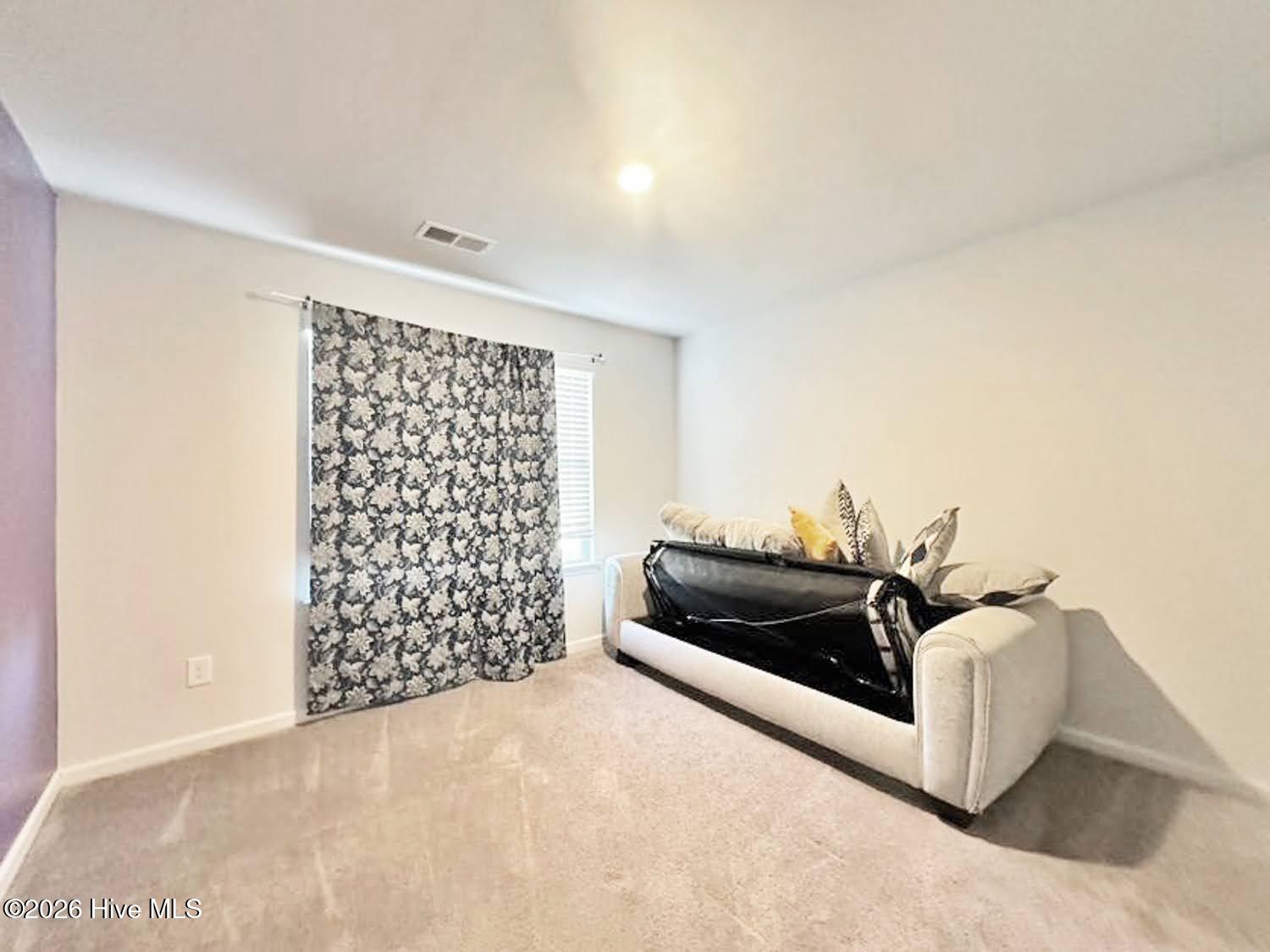 100552647 | Photo 12