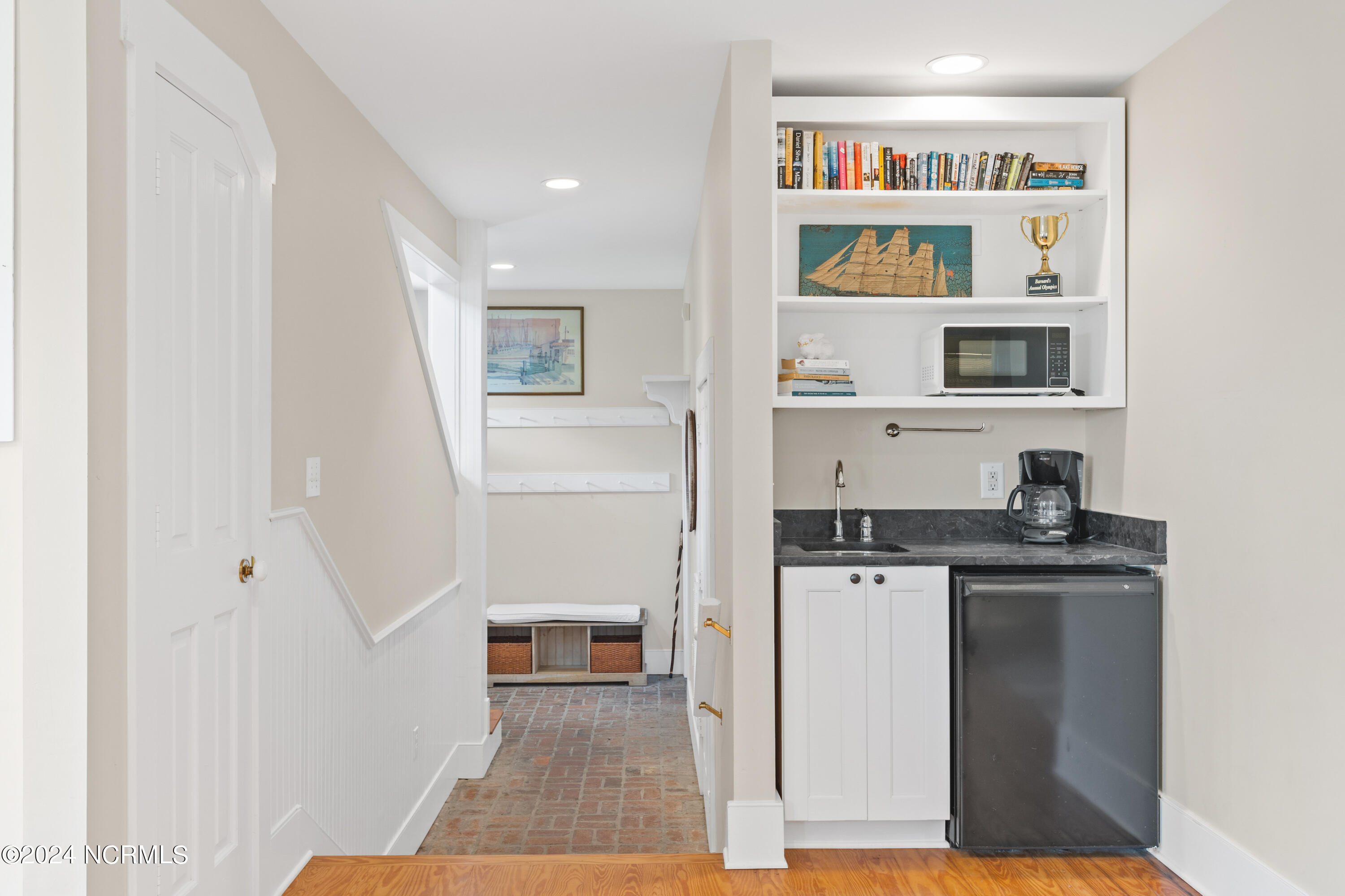 100468514 | Photo 48