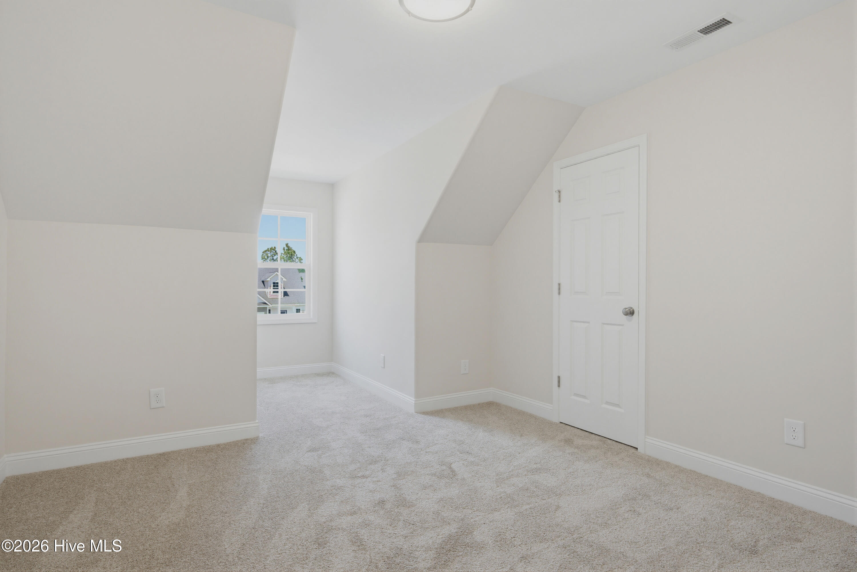 100567421 | Photo 21