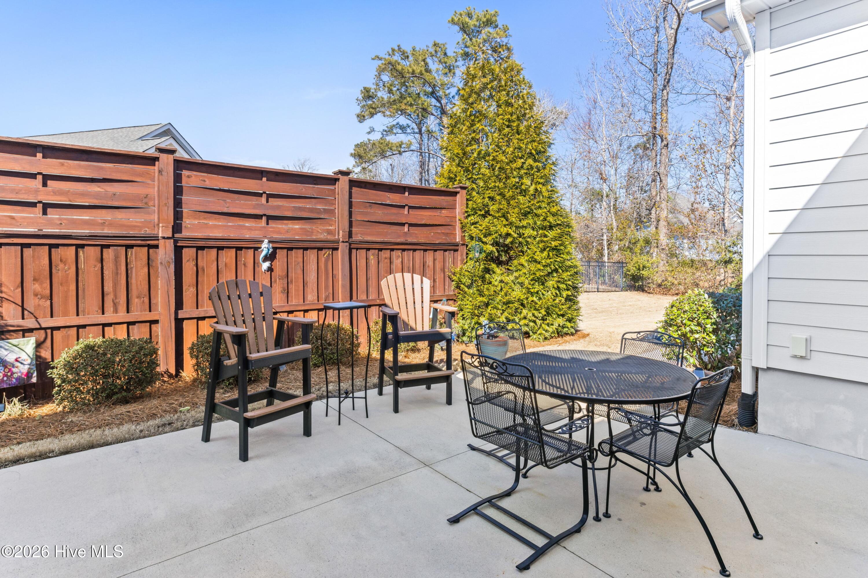 100554937 | Photo 35