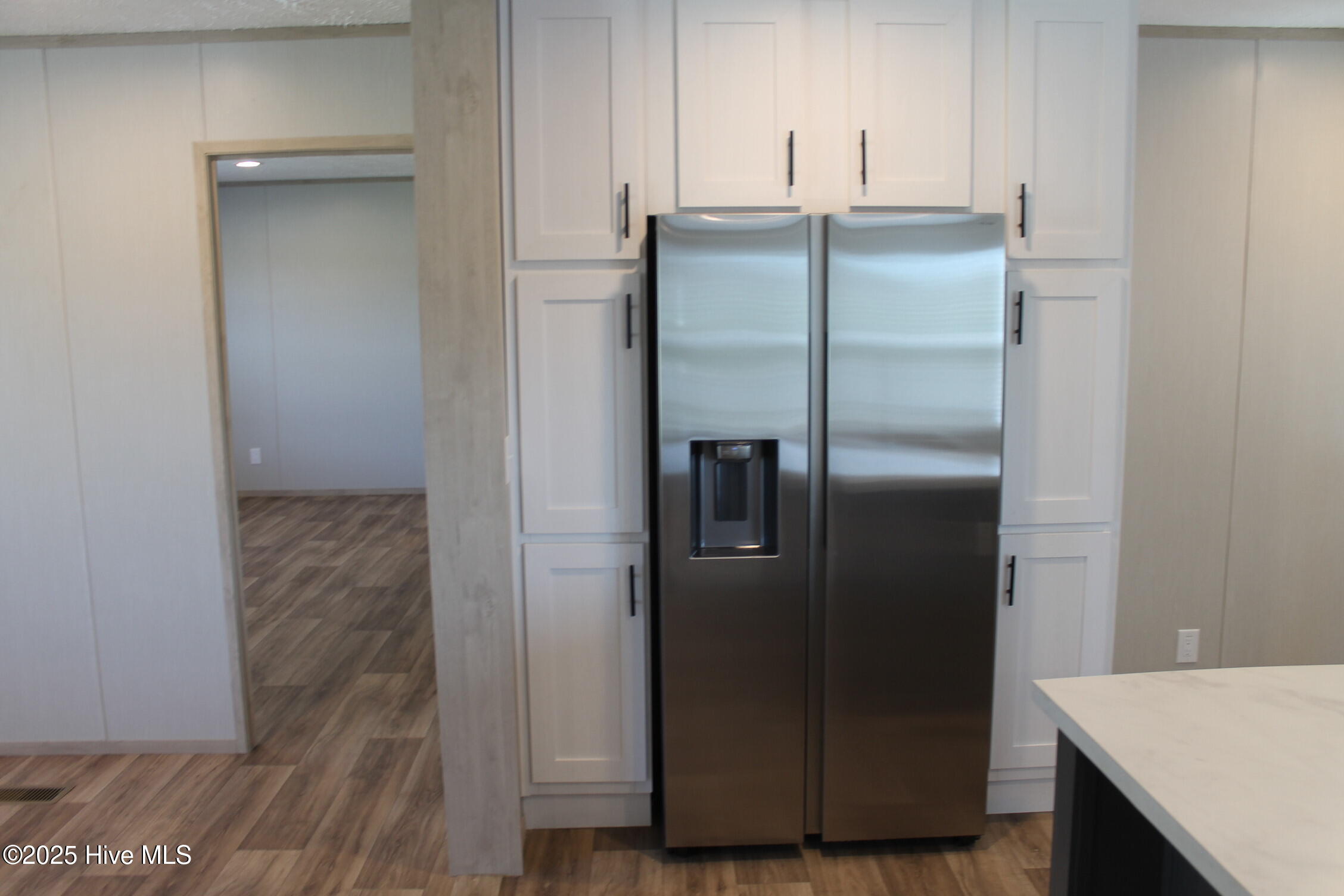 100528403 | Photo 23