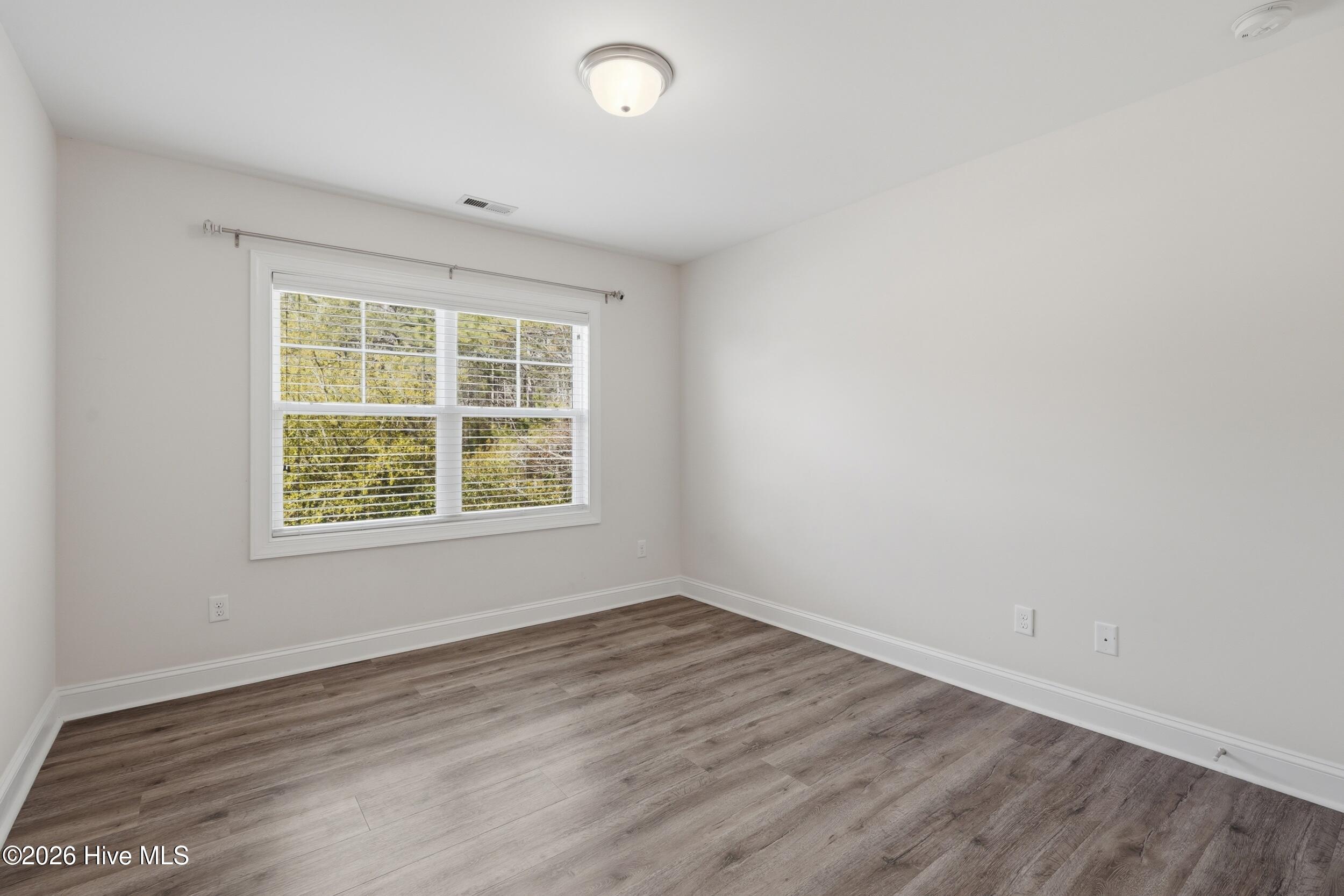 100564120 | Photo 38