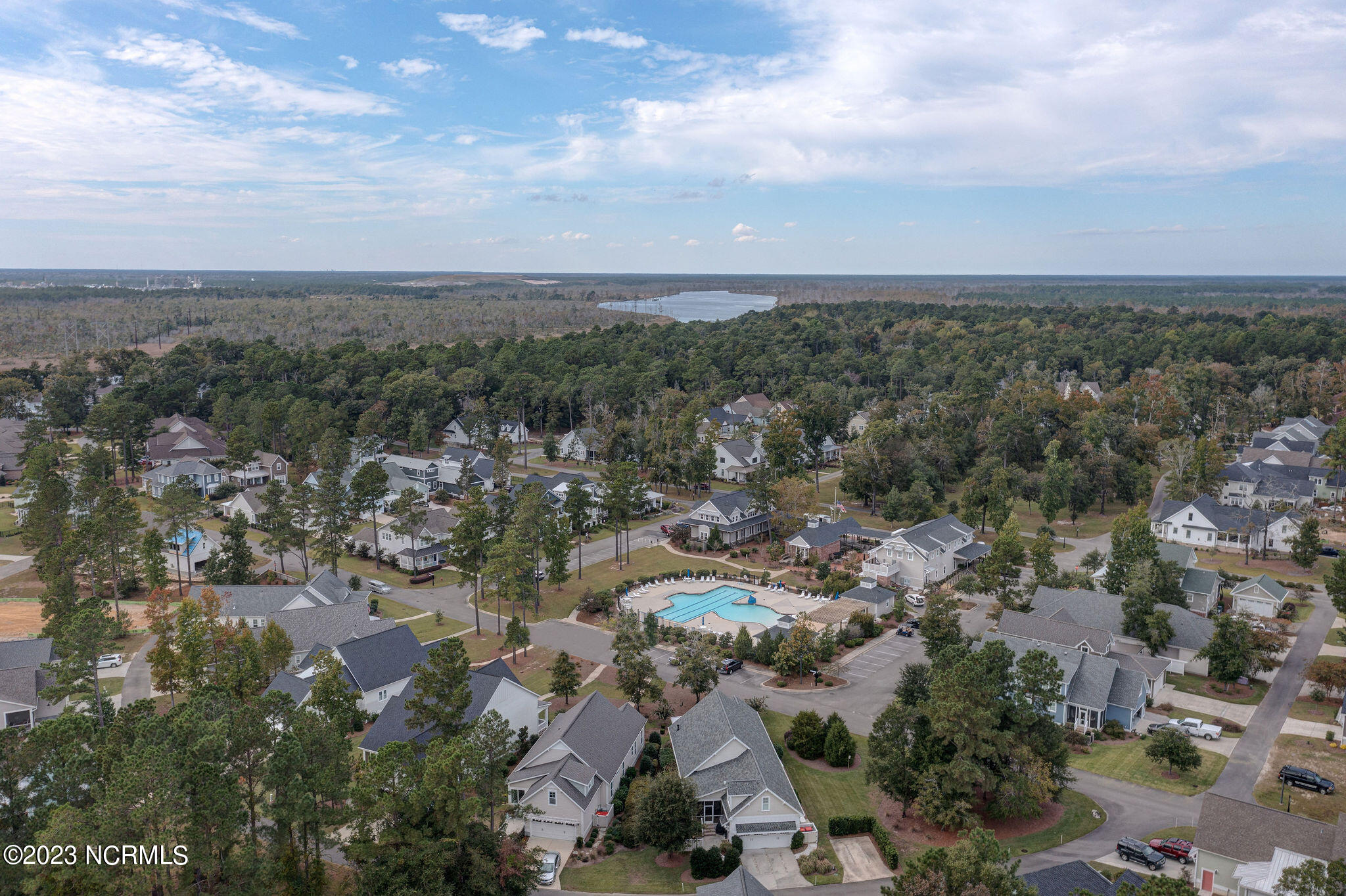 100568046 | Photo 95