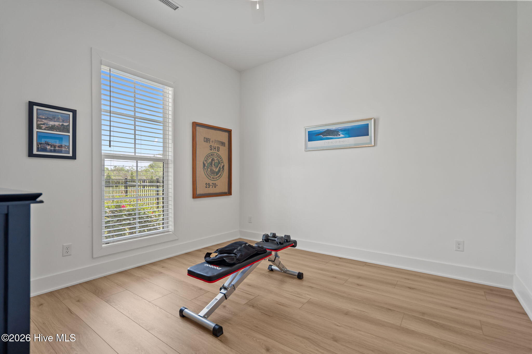 100566934 | Photo 52