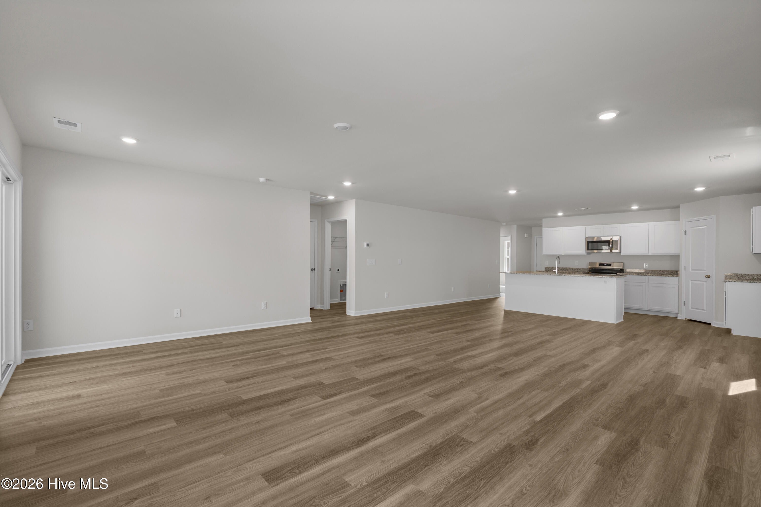 100552146 | Photo 16