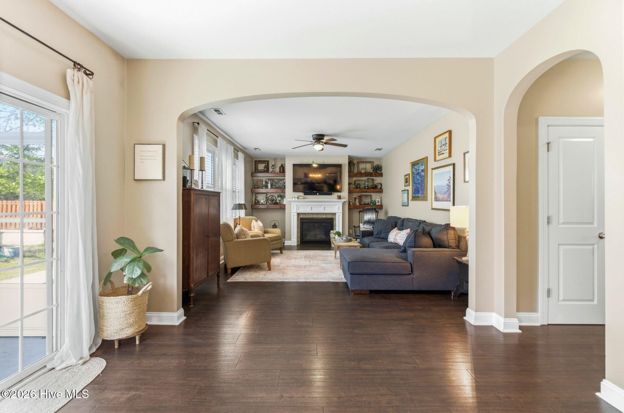 100568404 | Photo 20