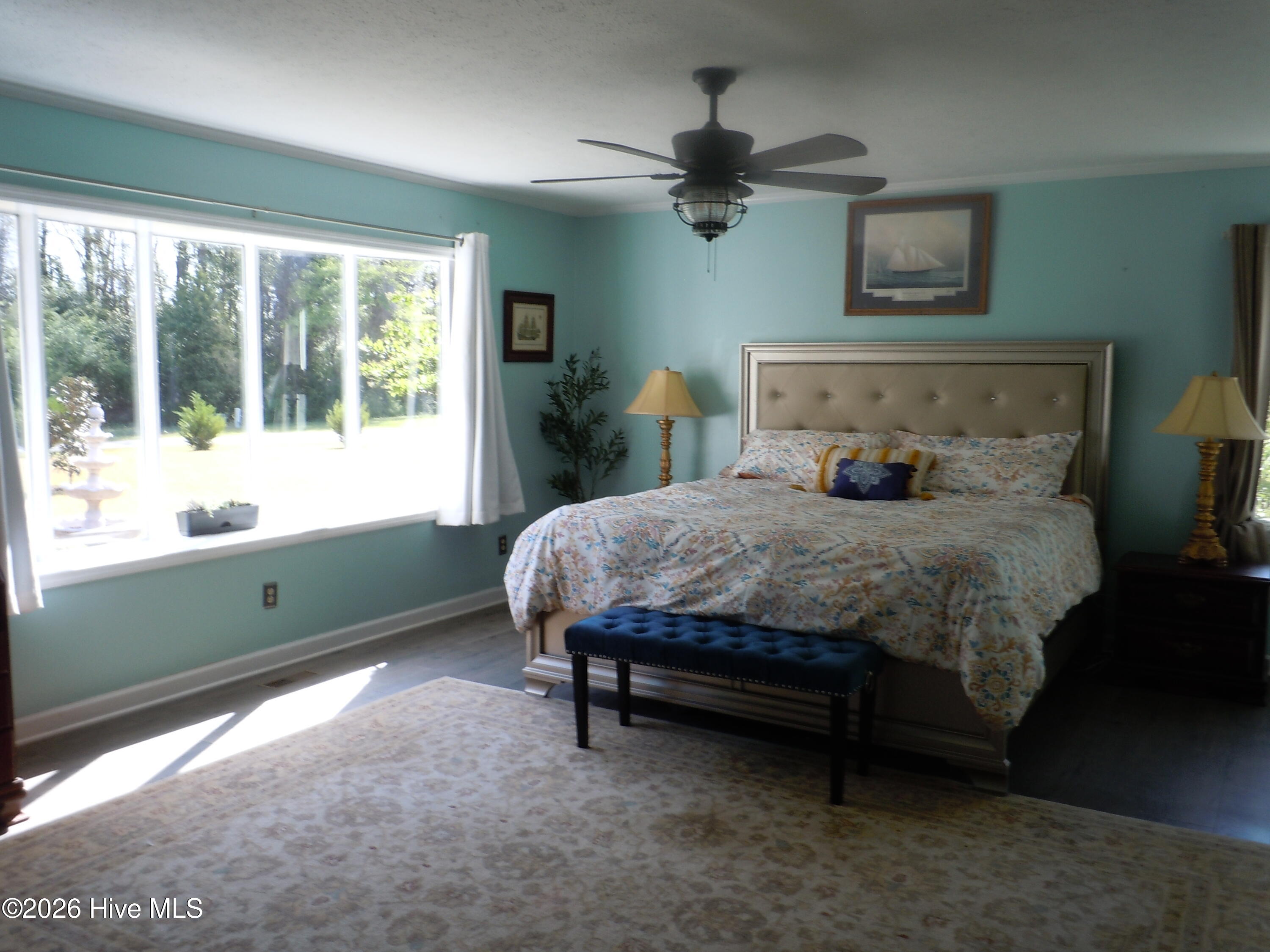 100565129 | Photo 16