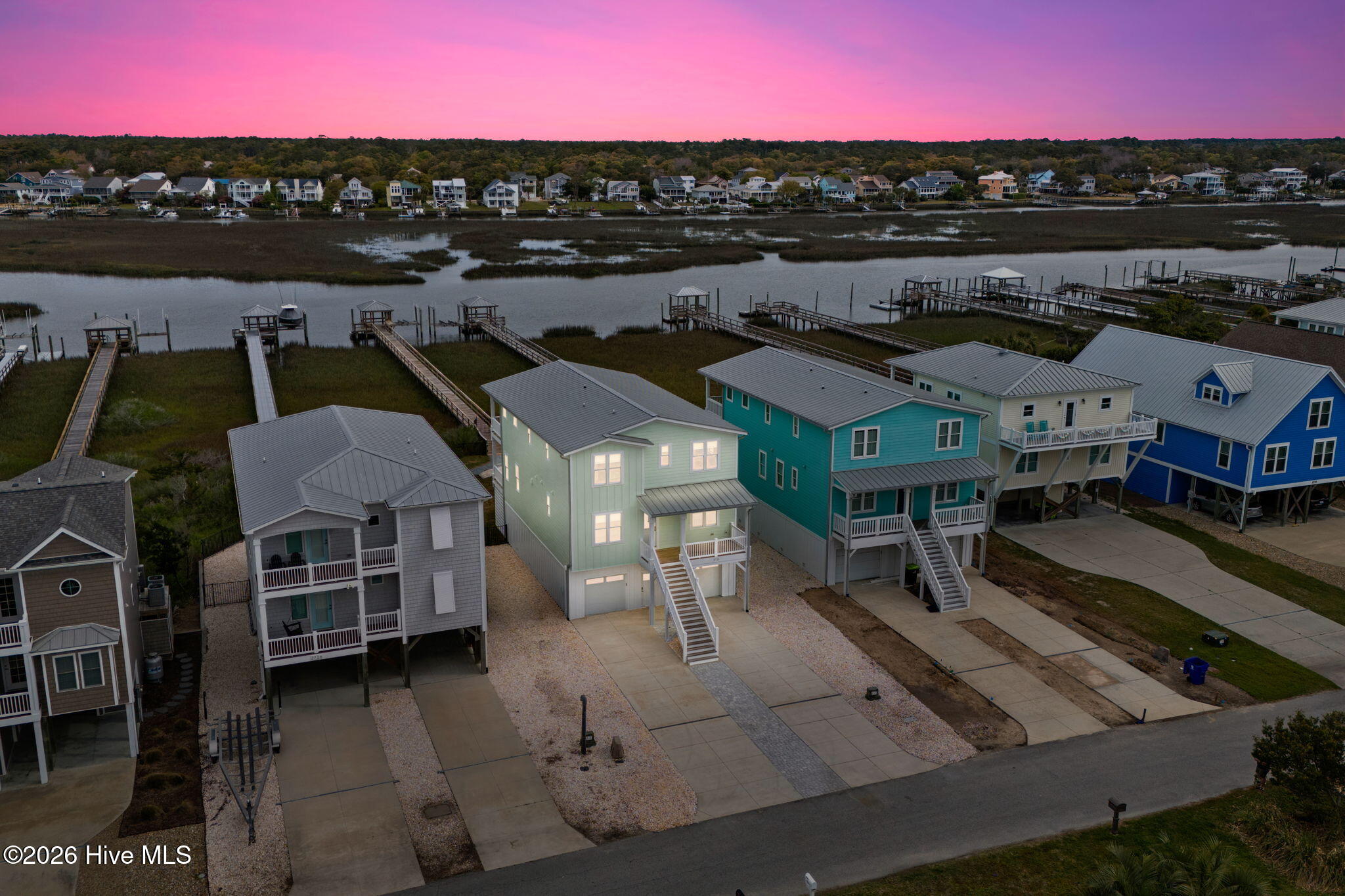 100564360 | Photo 61