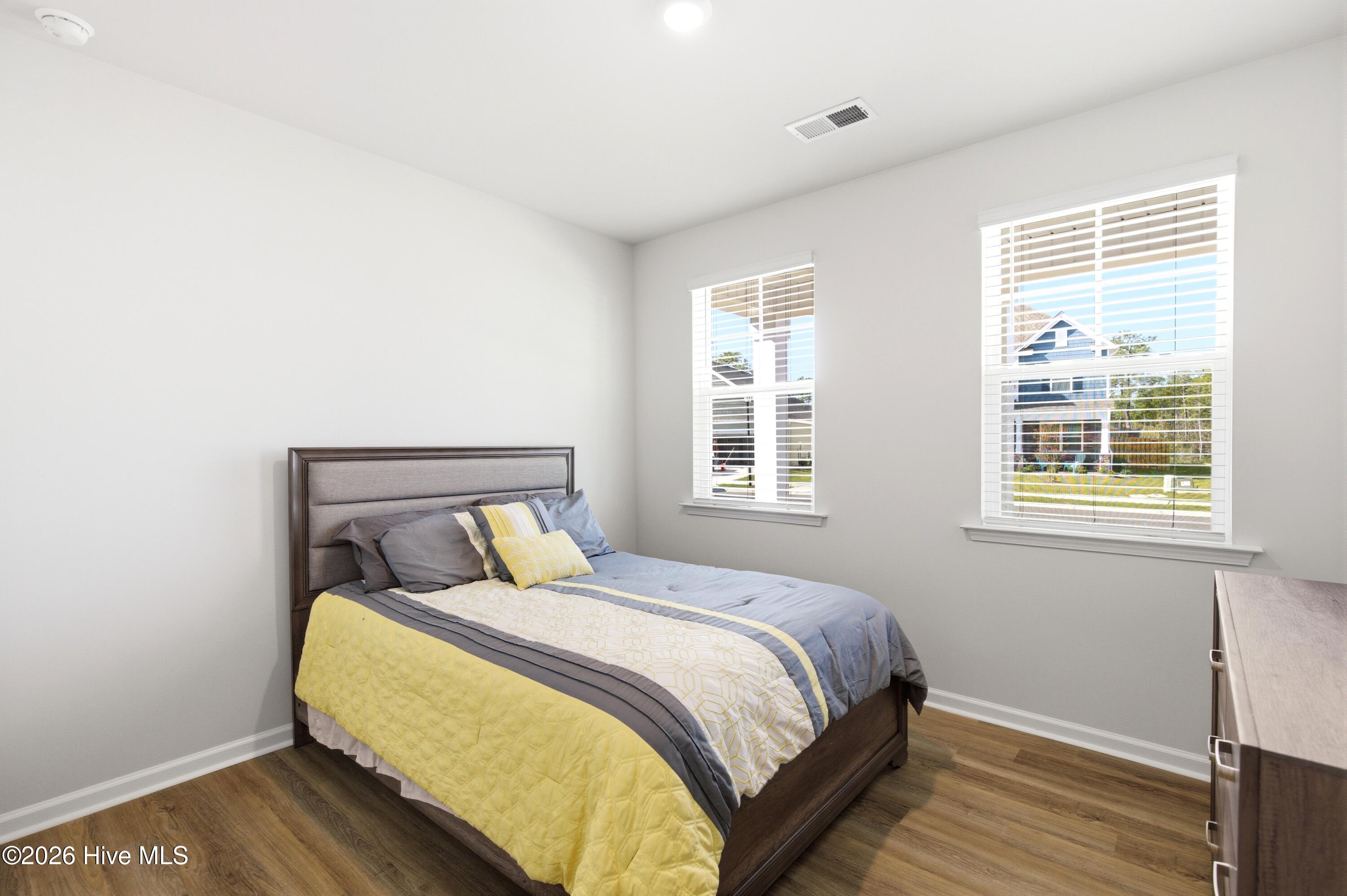 100563047 | Photo 40