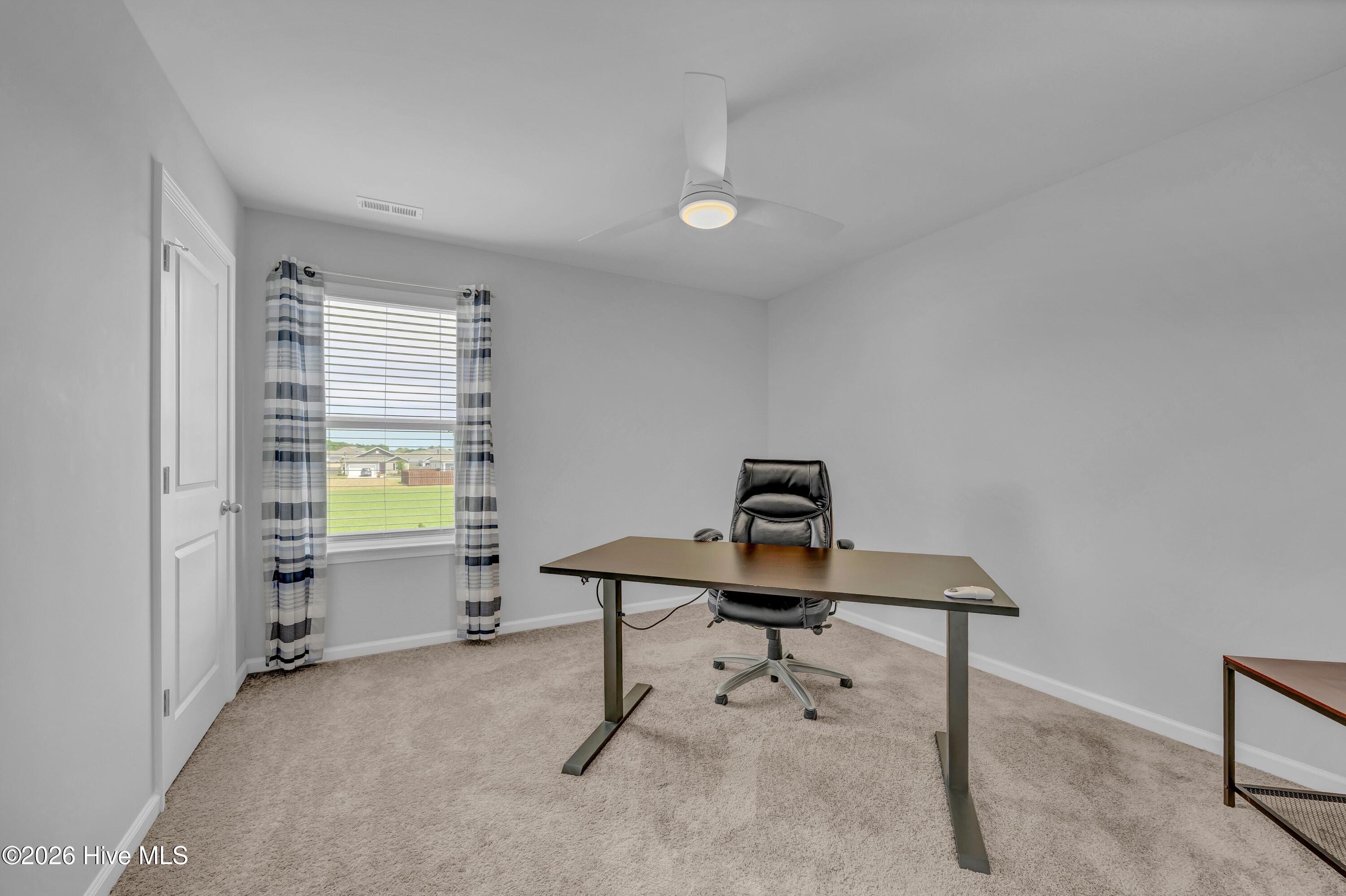 100570372 | Photo 25