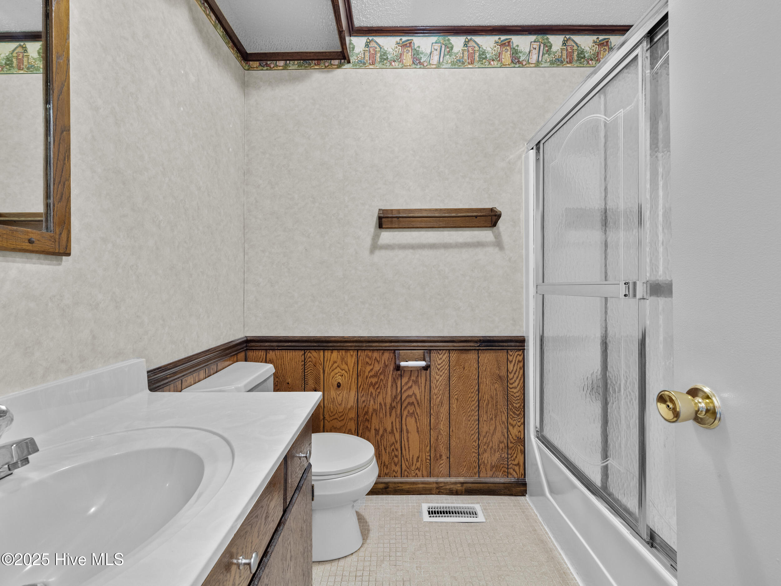 100544325 | Photo 44