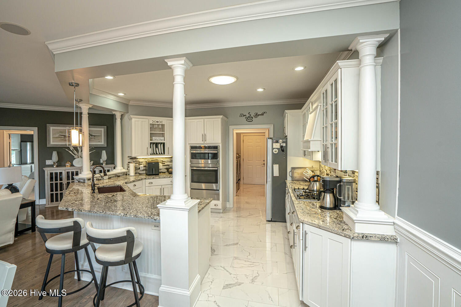 100561911 | Photo 17