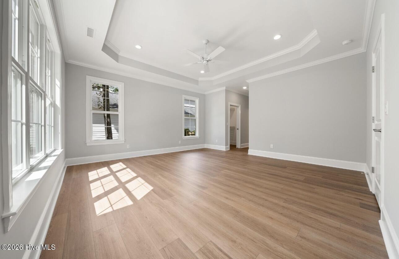 100556989 | Photo 16