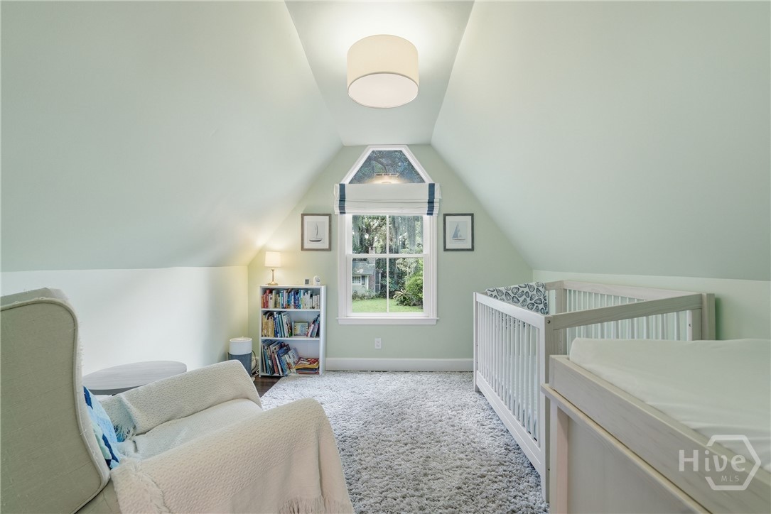 2 guest bedrooms upstairs.