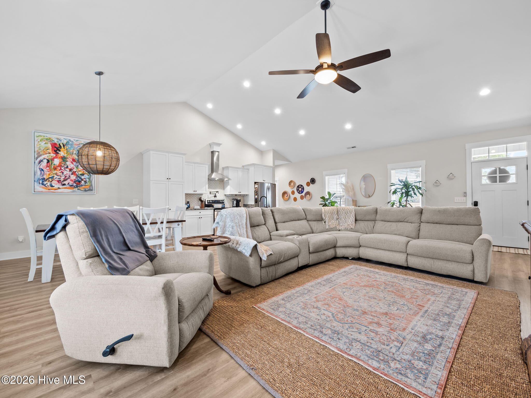 100556866 | Photo 30