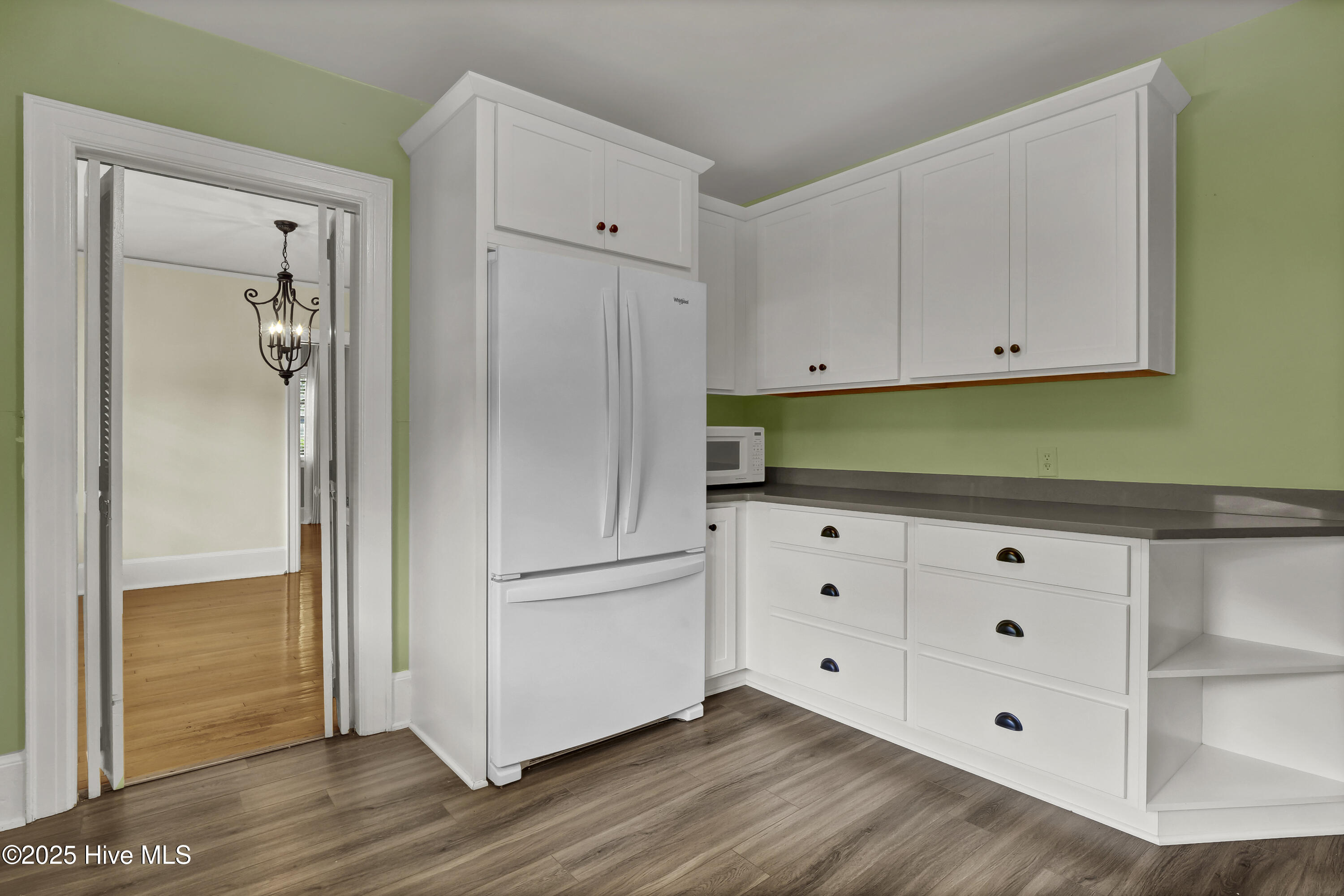 100523883 | Photo 19