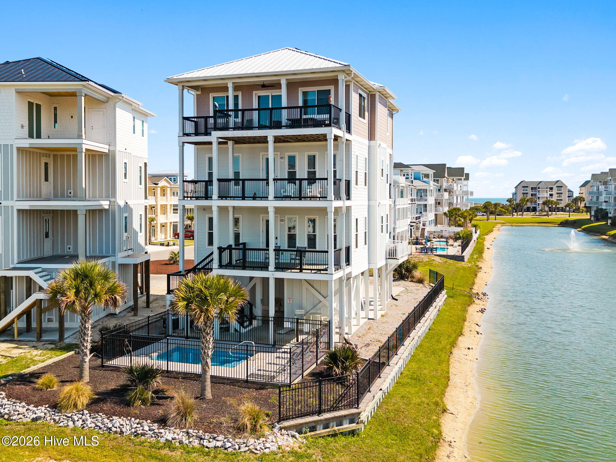 100564964 | Photo 54