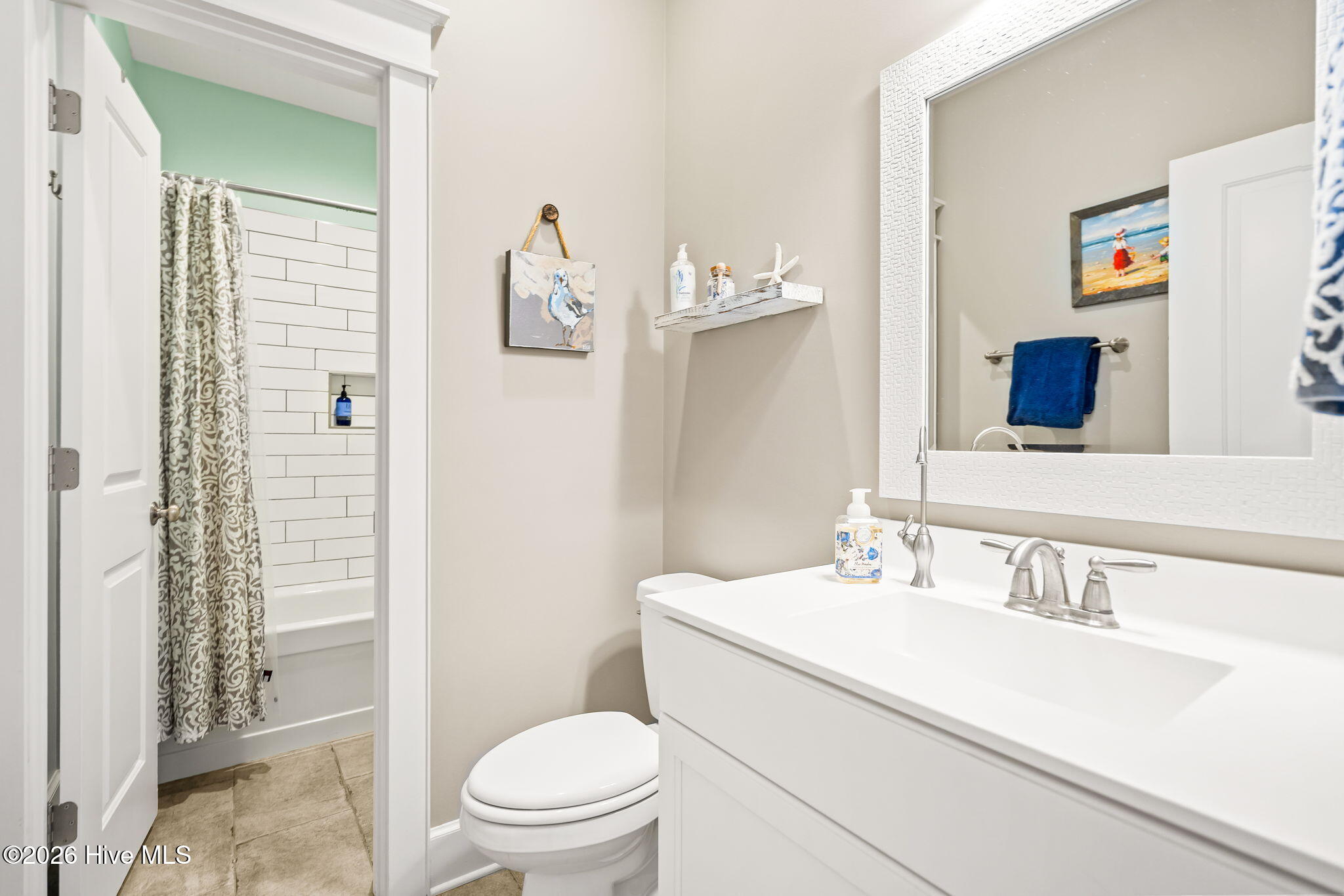 100567886 | Photo 51