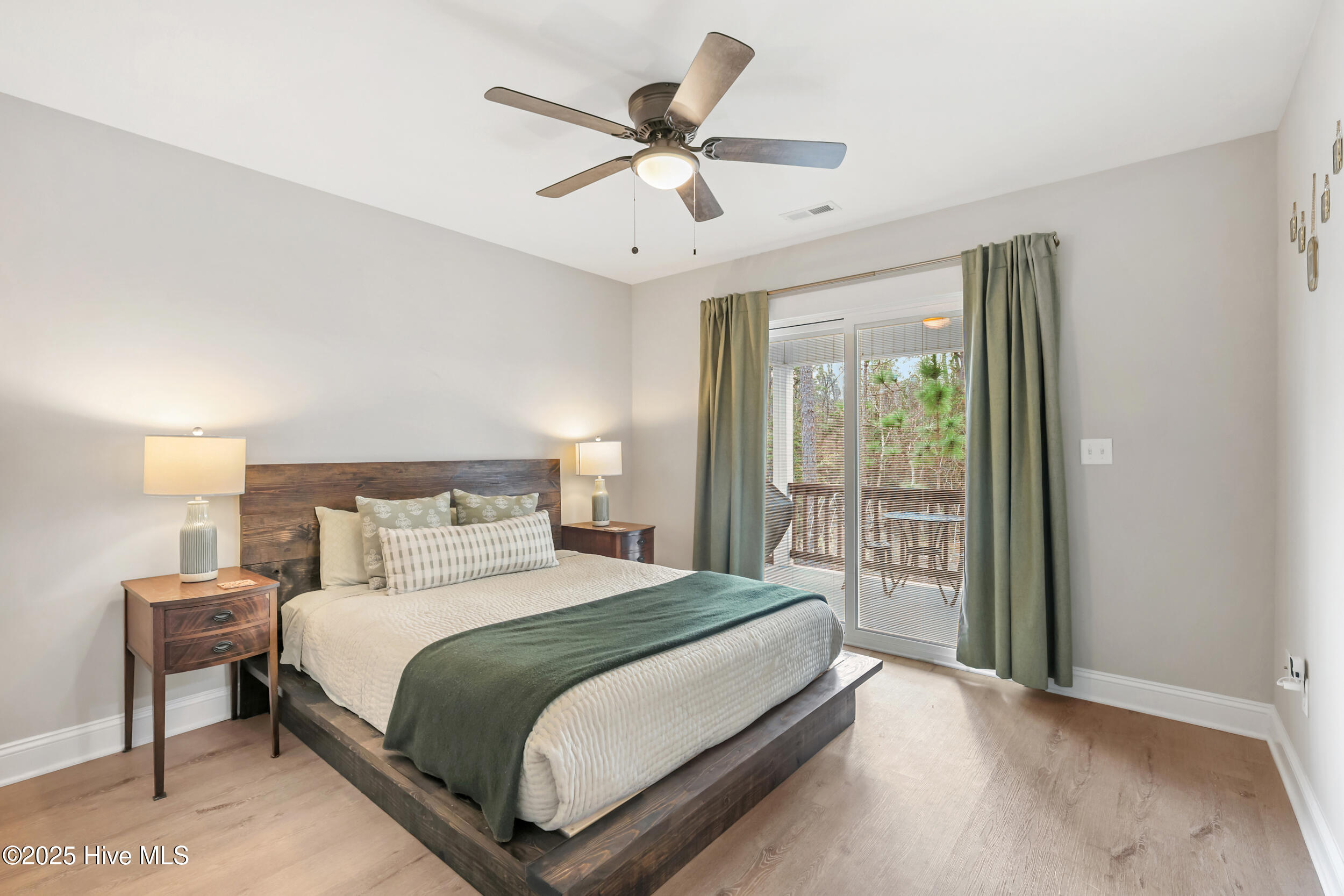 100546954 | Photo 16